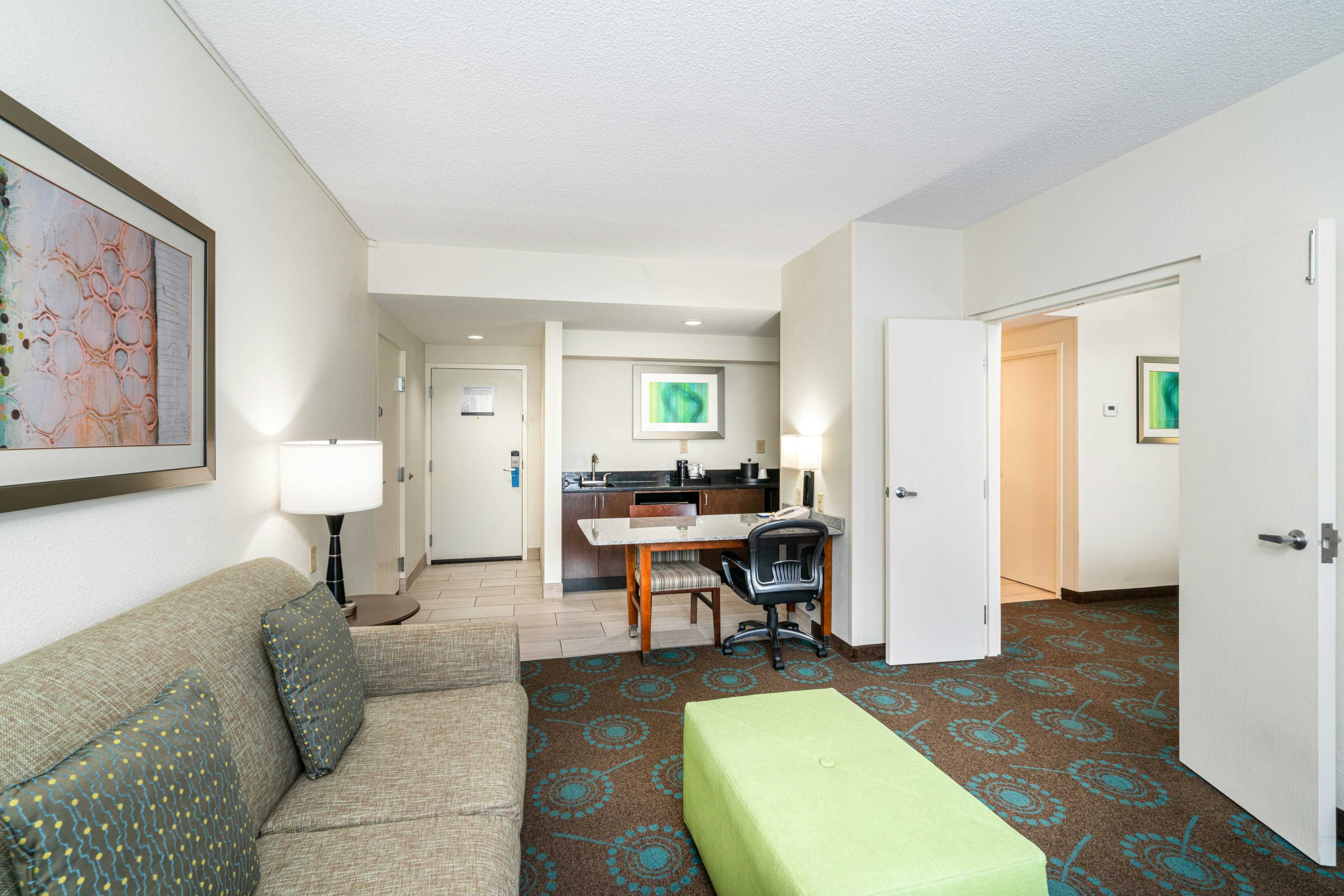 1 KING 1 BDRM SUITE NOSMOK