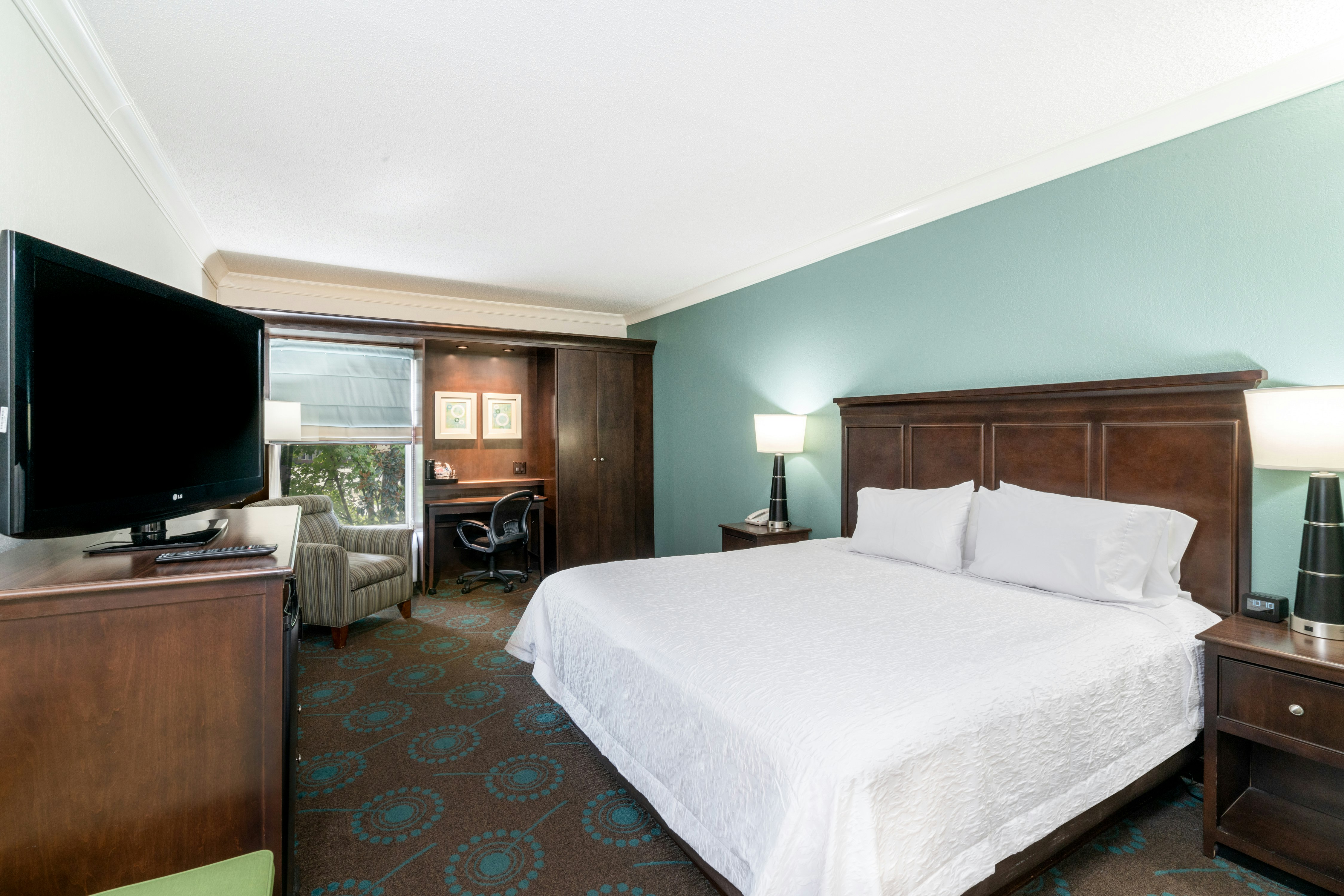 1 KING BED NONSMOKING