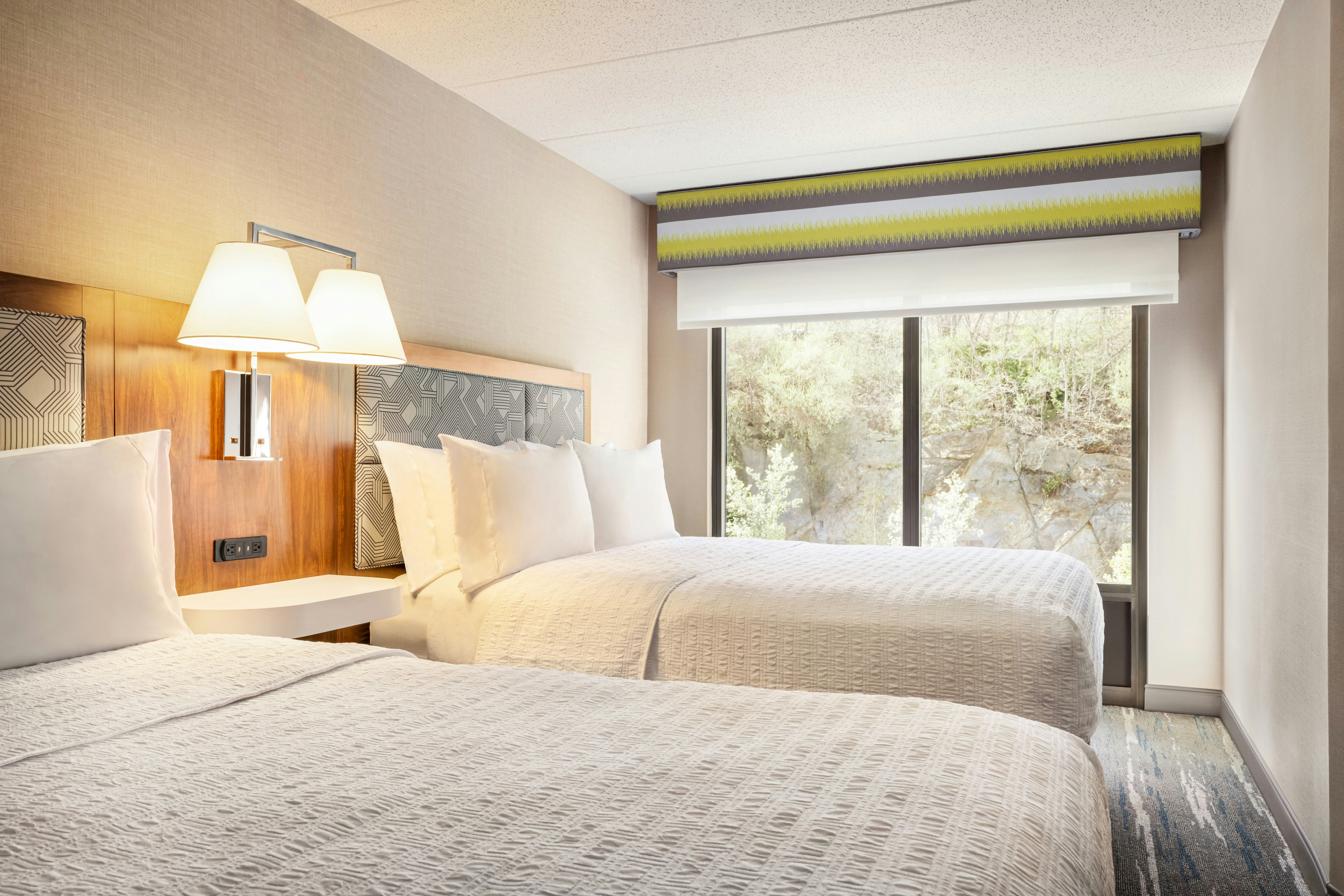 2 QUEEN BEDS NONSMOKING
