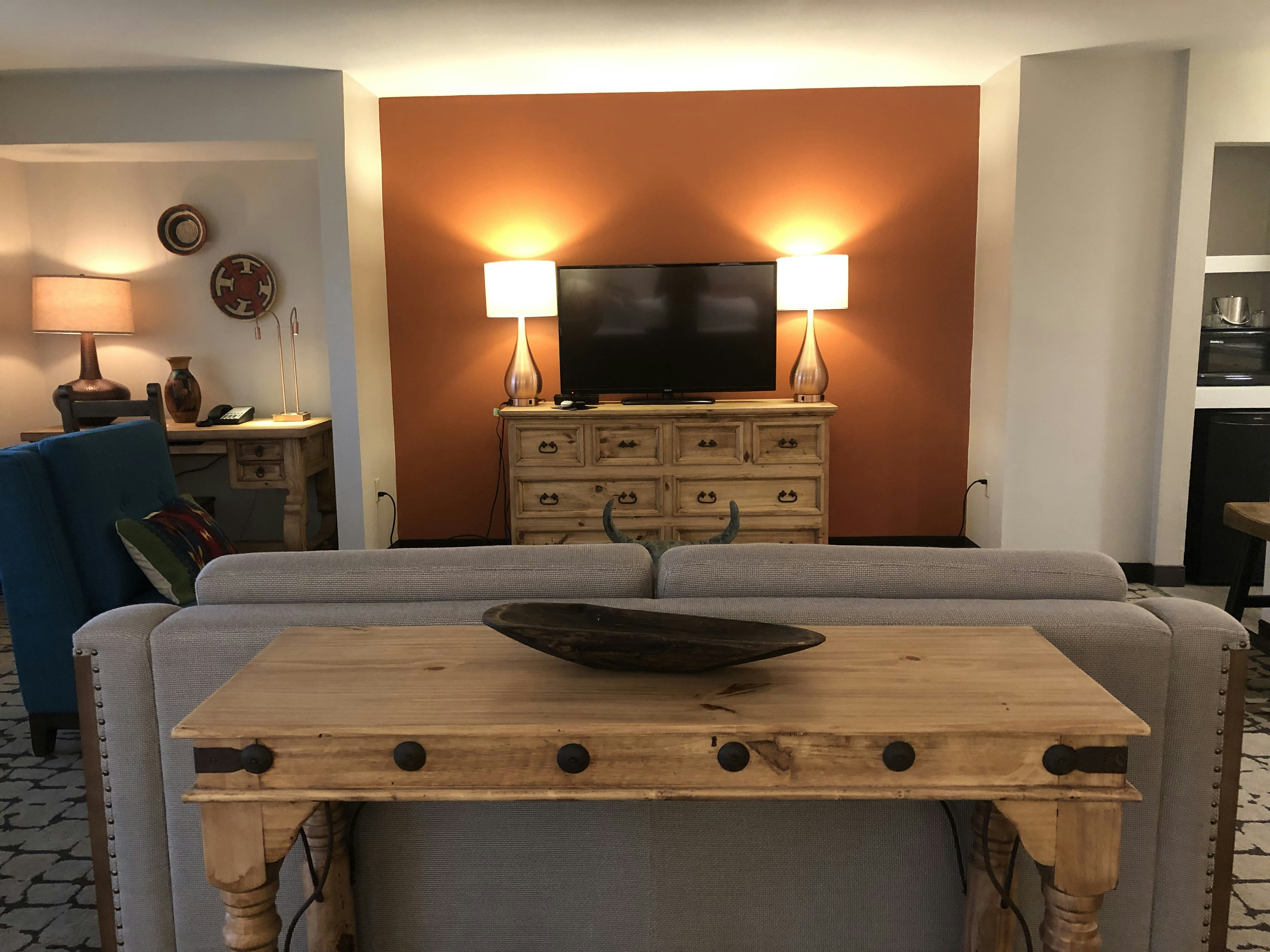 1 KING OVERSIZED ROOM