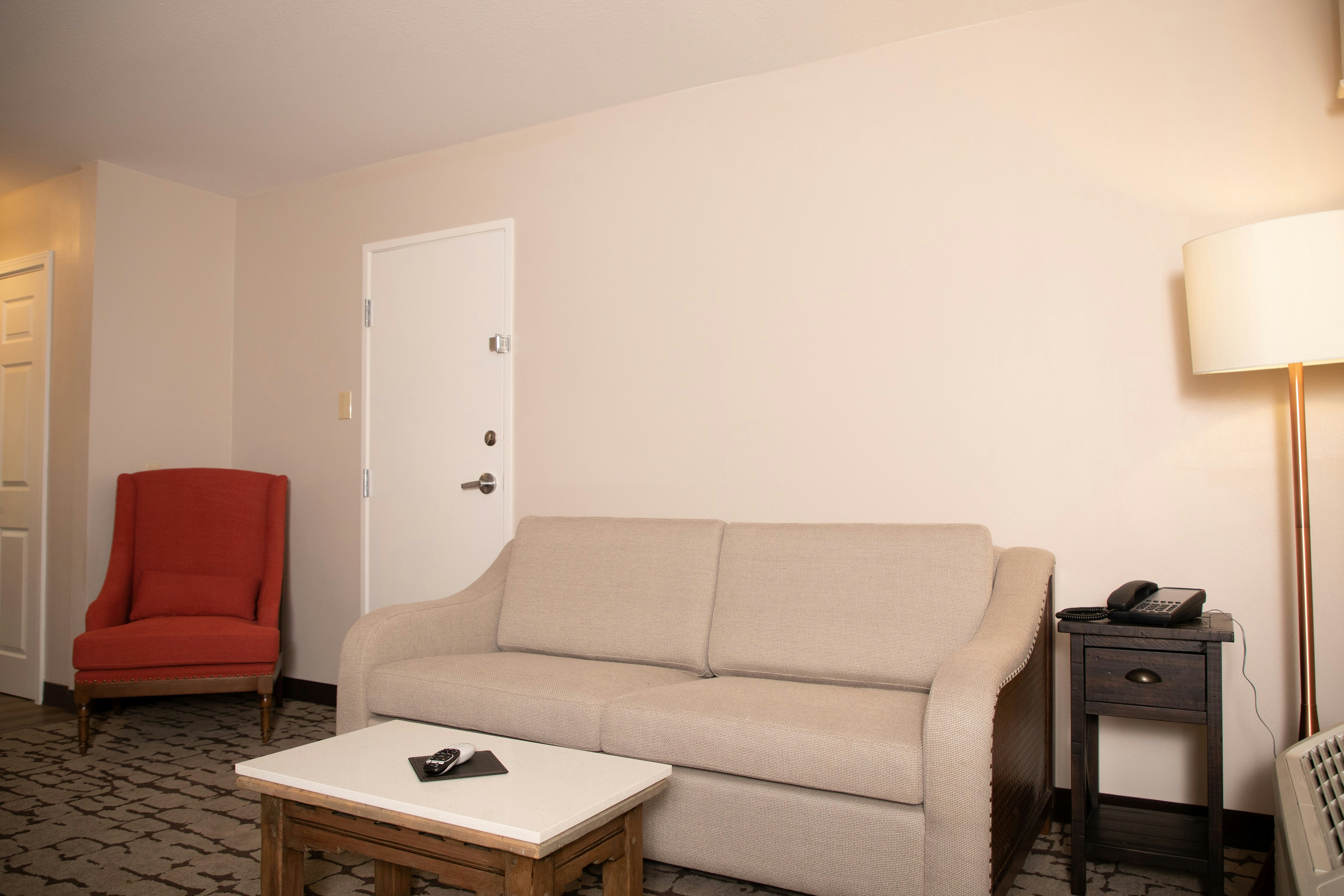 1 KING BED 1 BEDROOM SUITE