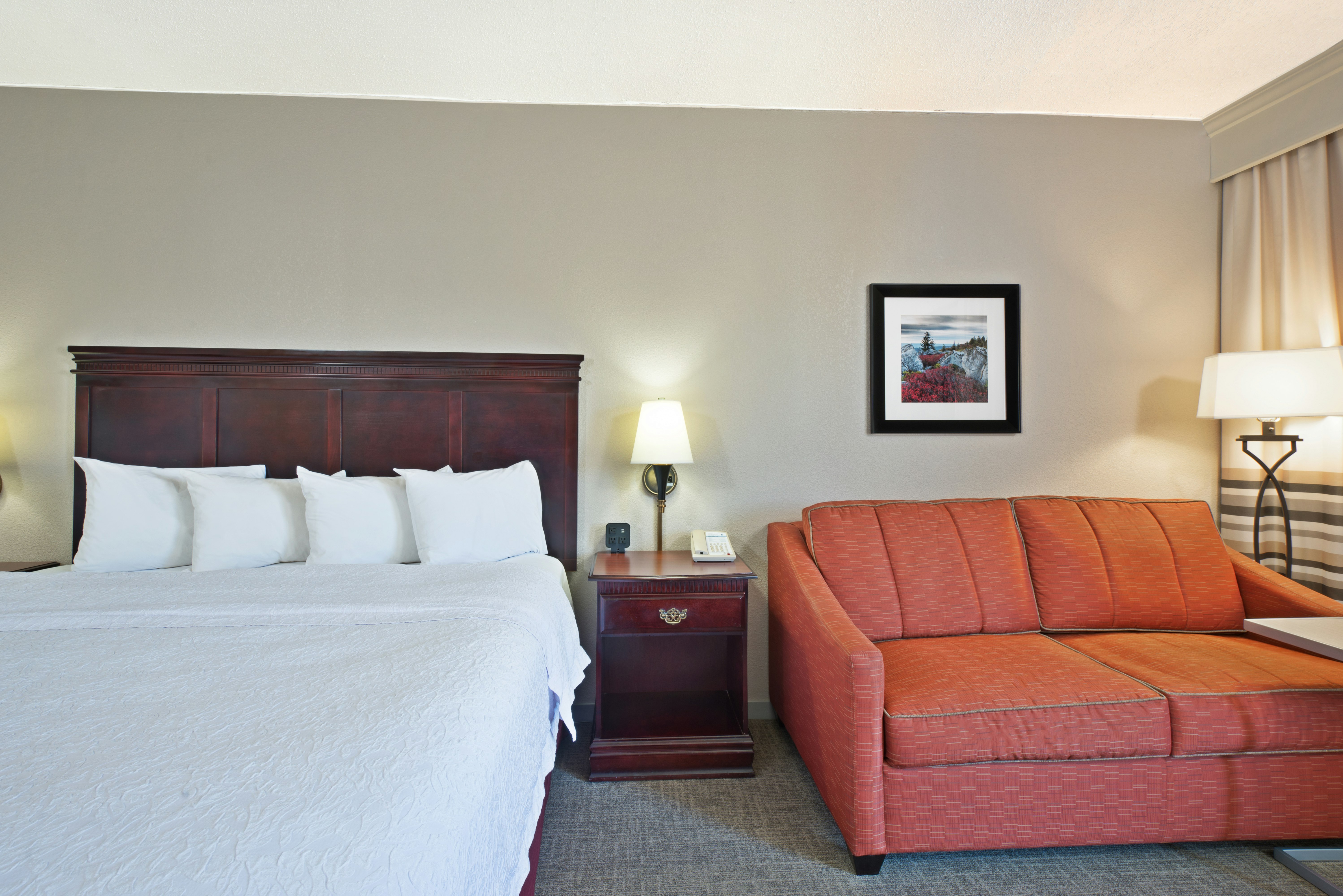 1 KING BED STUDY NONSMOK