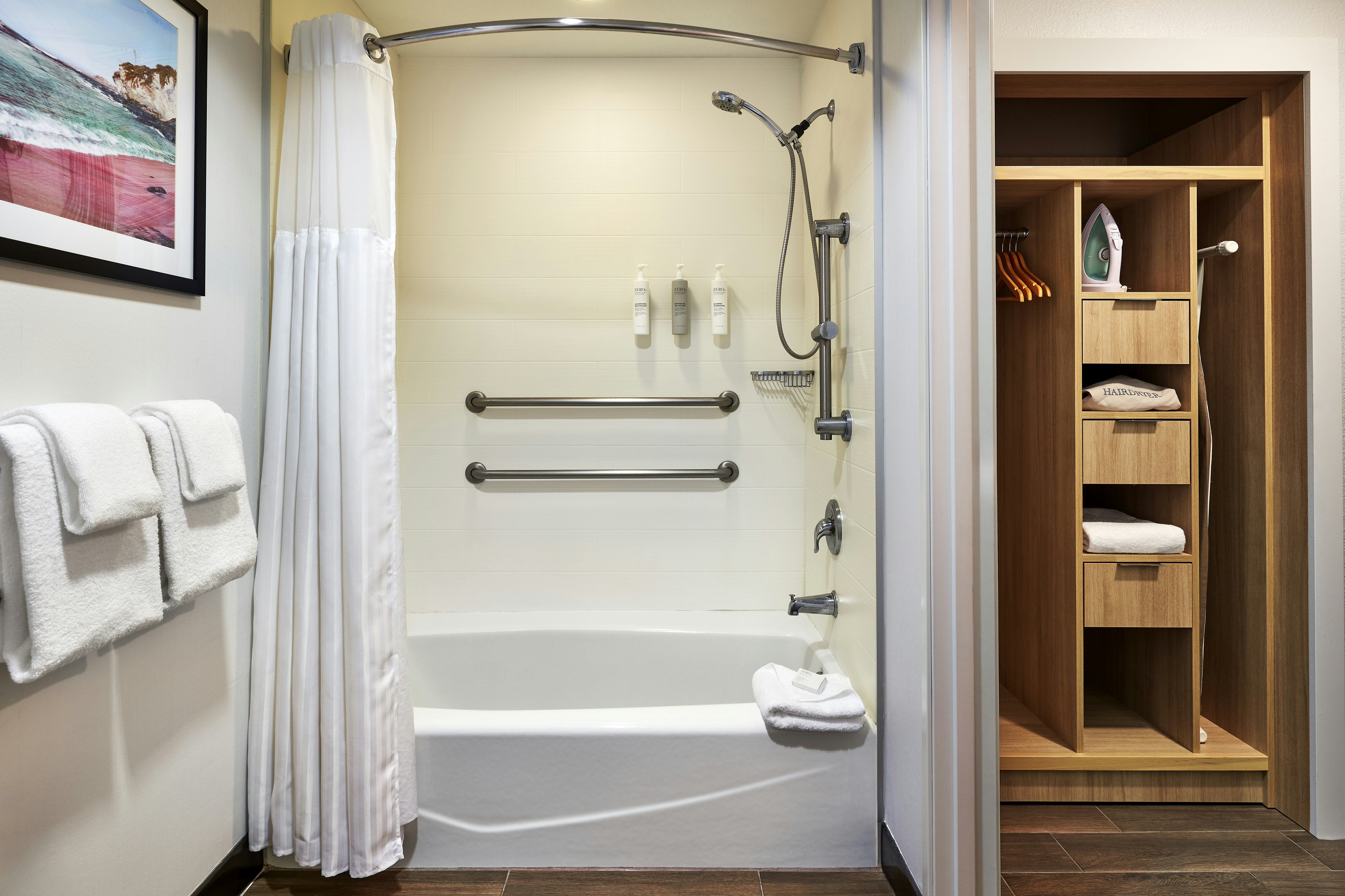 1 KING ACC RM W/BATHTUB