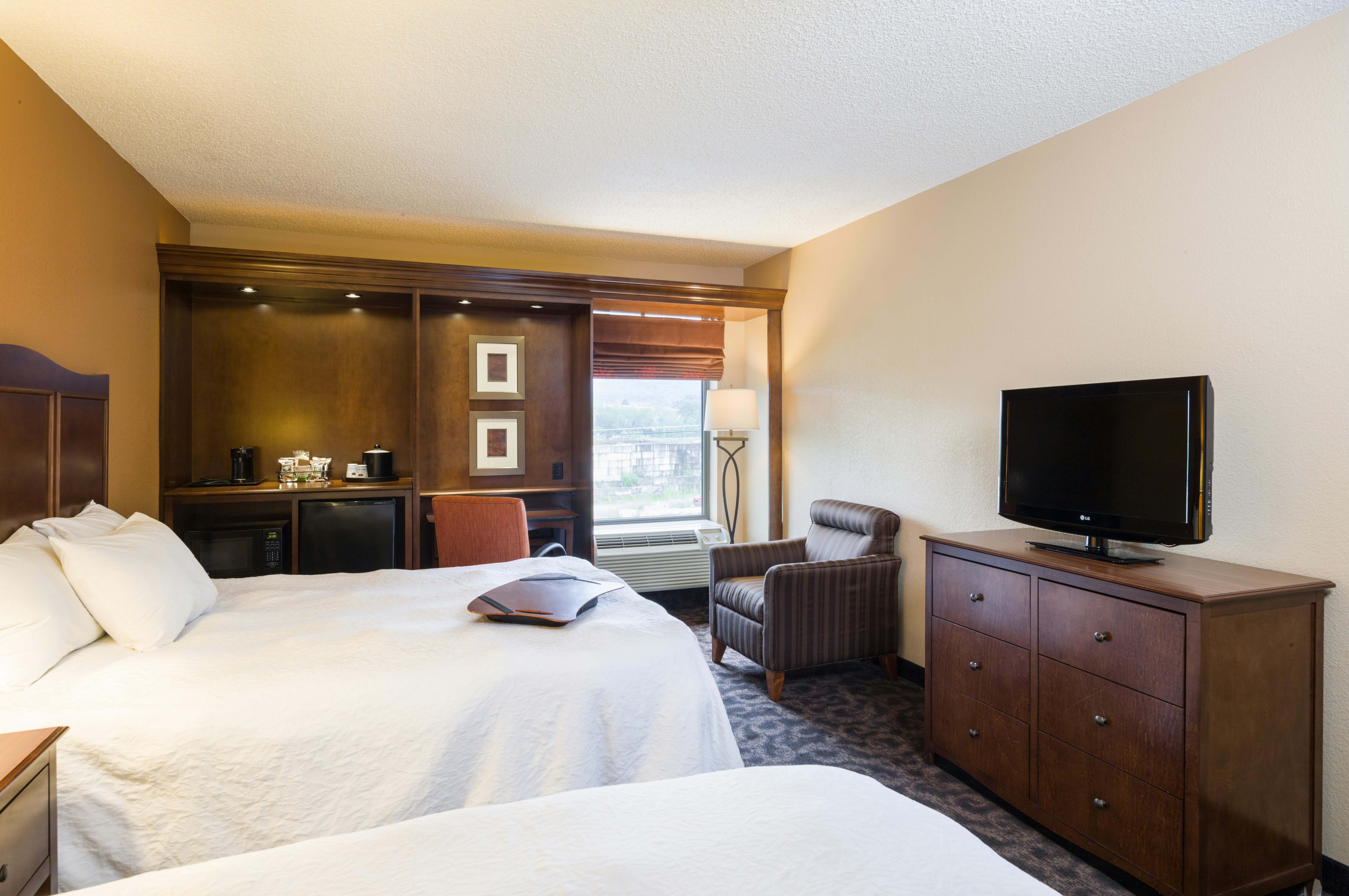 2 QUEEN BEDS NONSMOKING