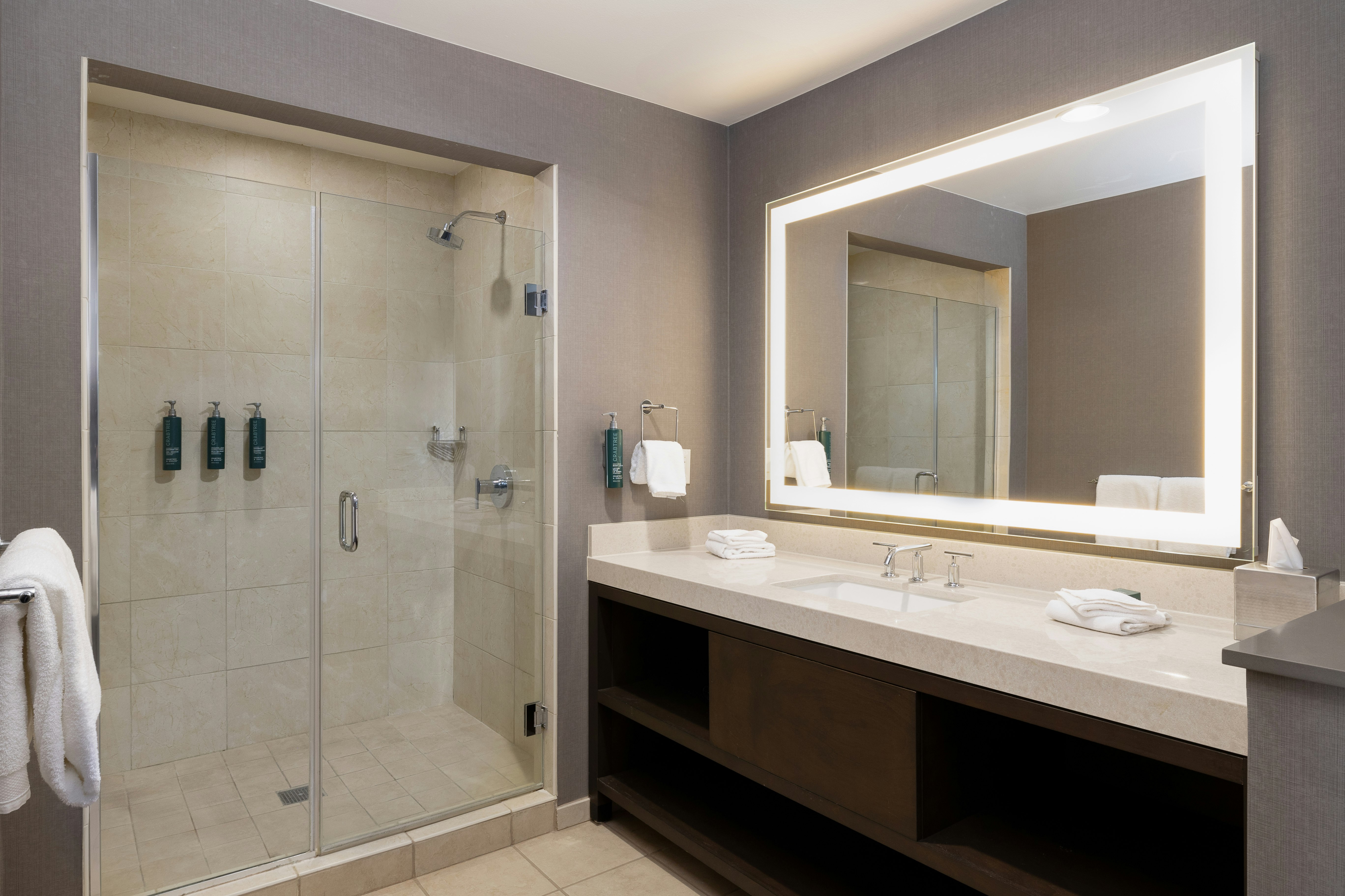 1 KING BED JUNIOR SUITE