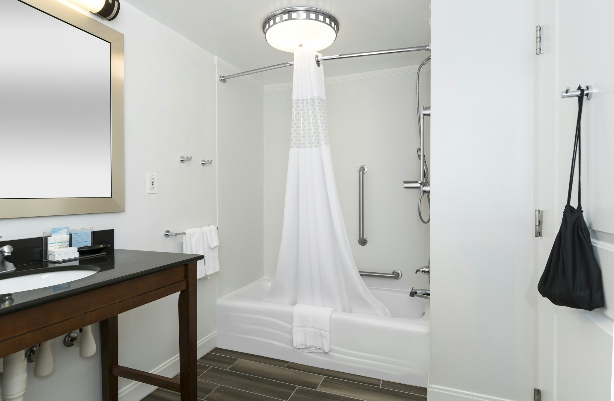 Hampton Inn & Suites Raleigh Cary Lenovo Center
