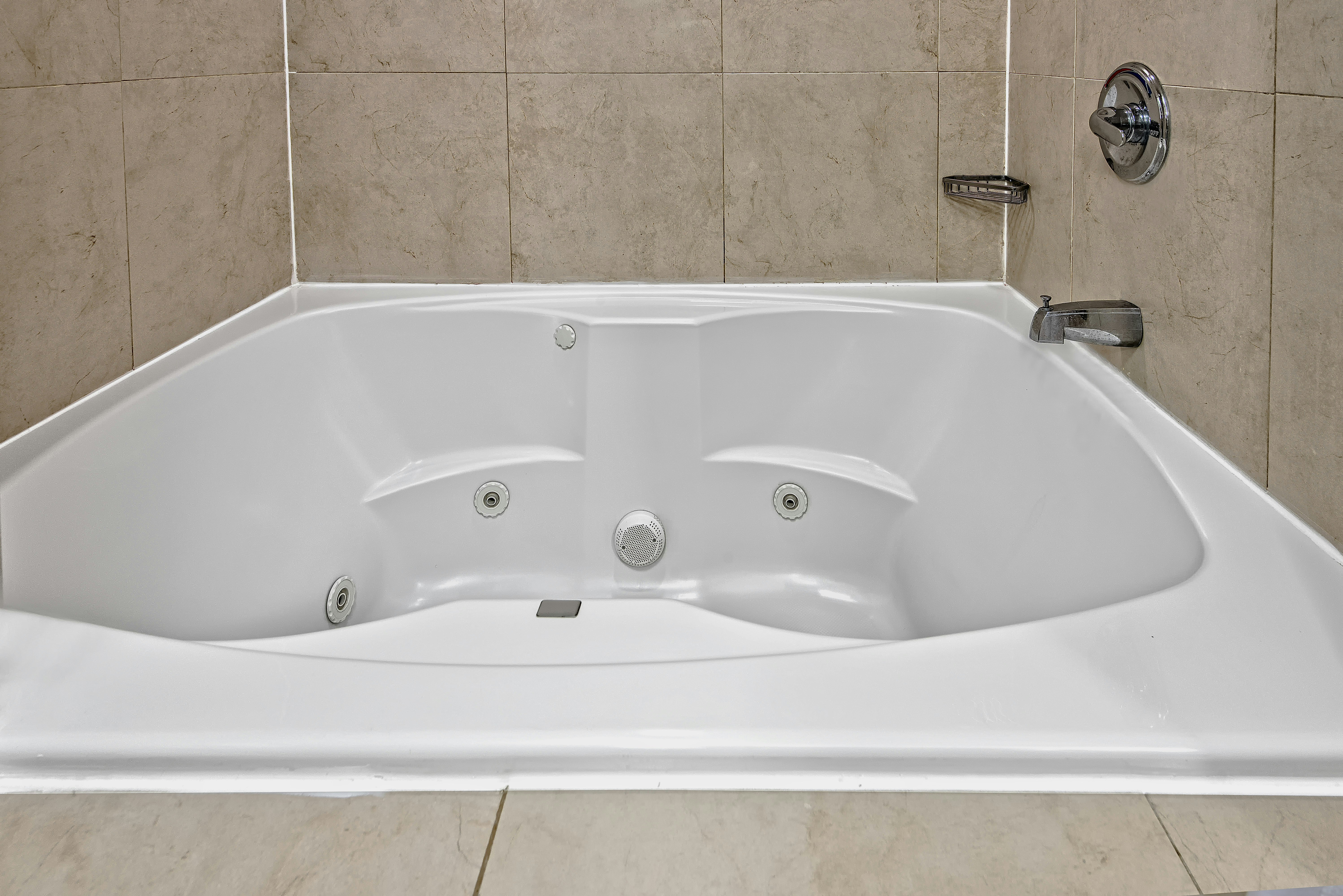 1 KING BED WITH WHIRLPOOL