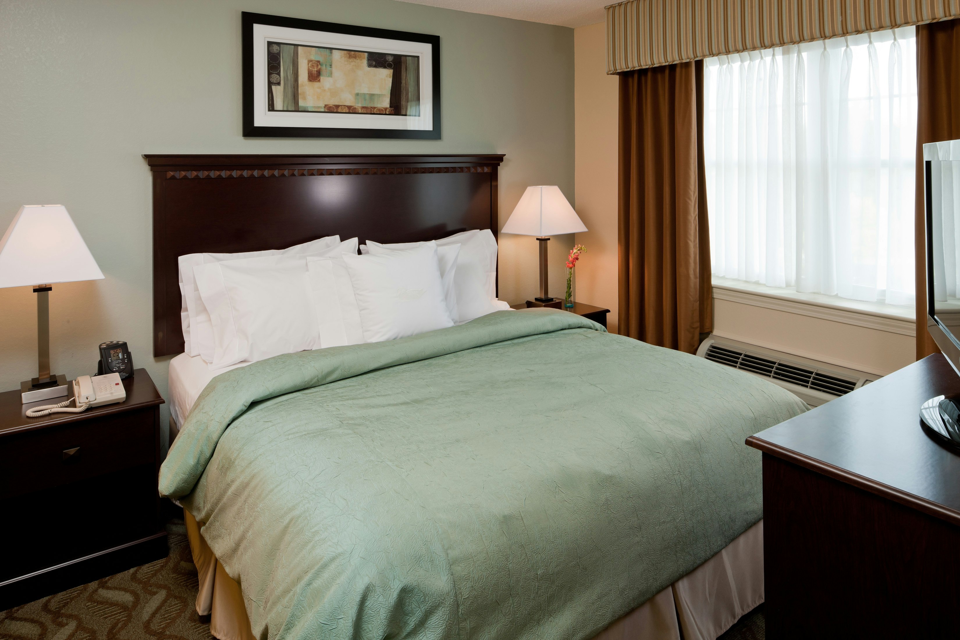 2 KINGS 2BDRM SUITE NOSMOK