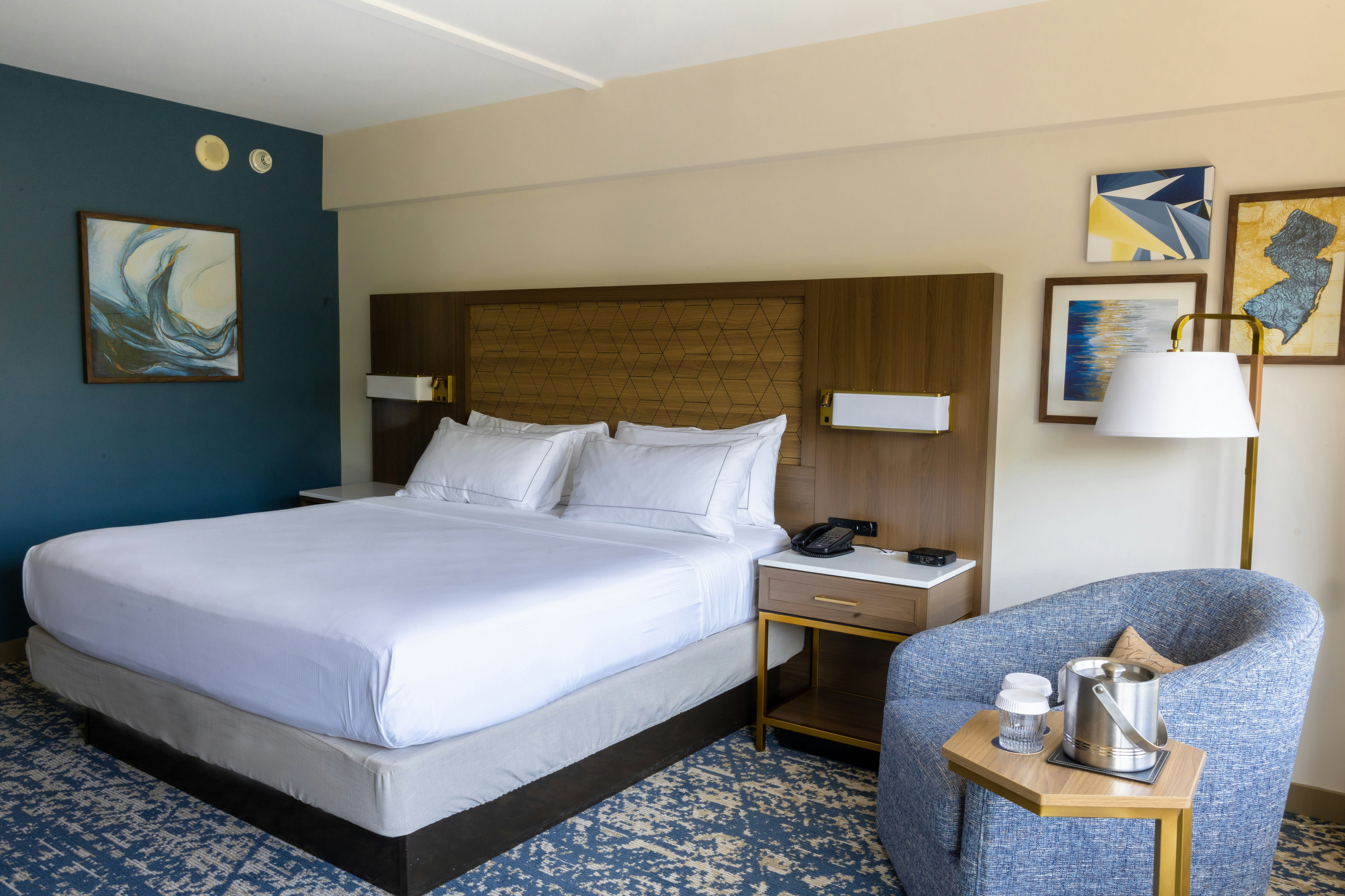 DoubleTree by Hilton Hotel Tinton Falls – Eatontown