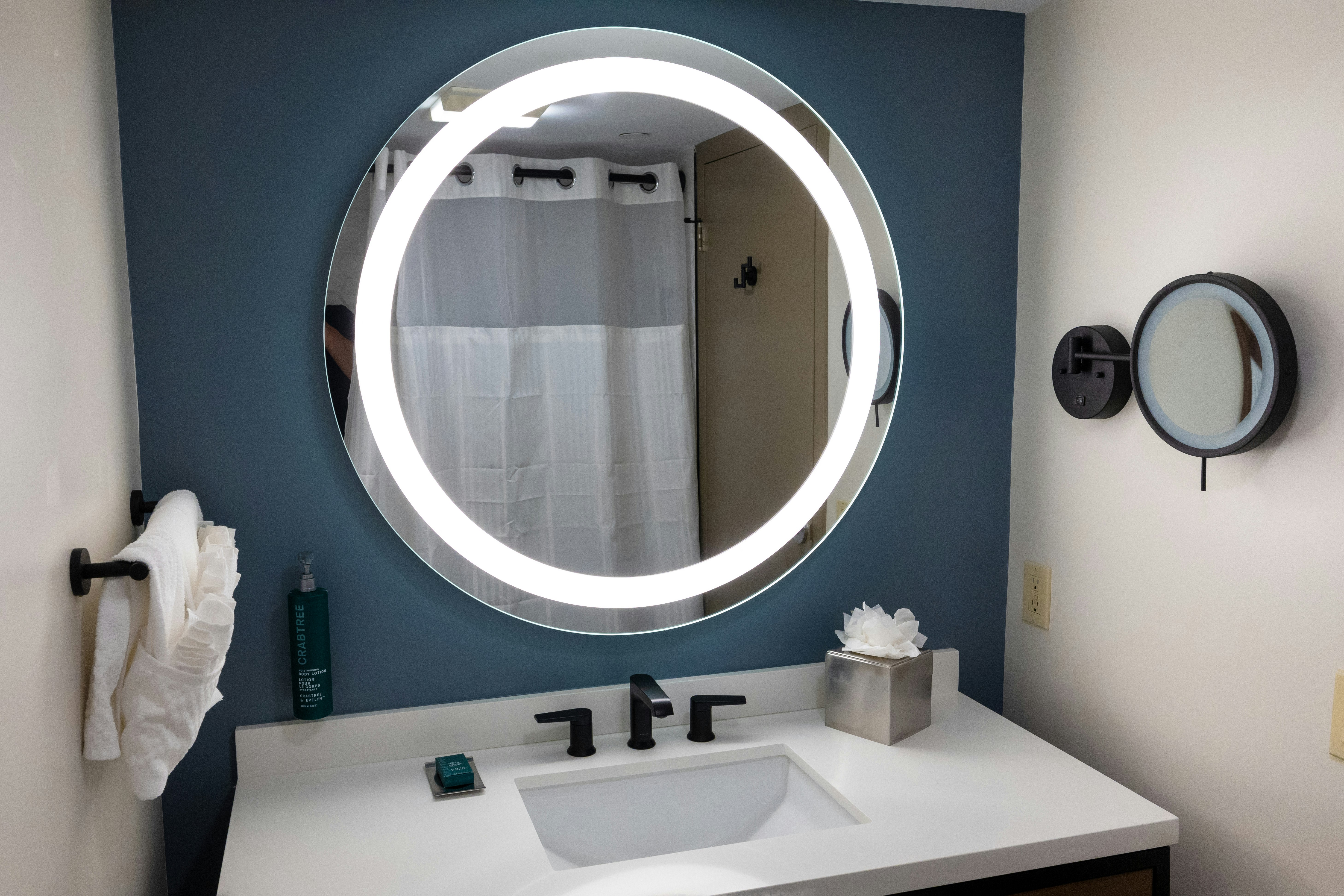 DoubleTree by Hilton Hotel Tinton Falls – Eatontown