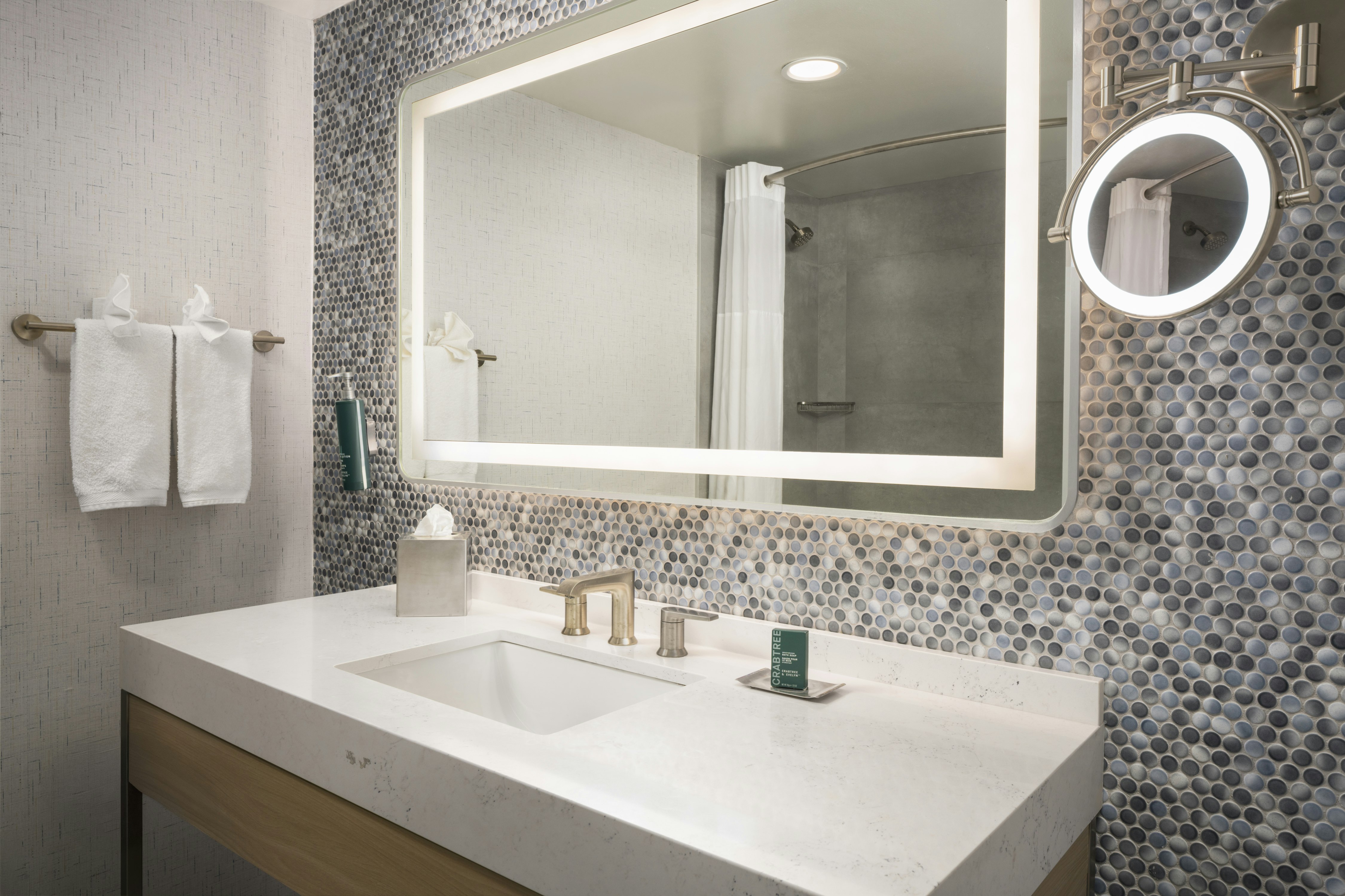 DoubleTree by Hilton Fort Lee – George Washington Bridge