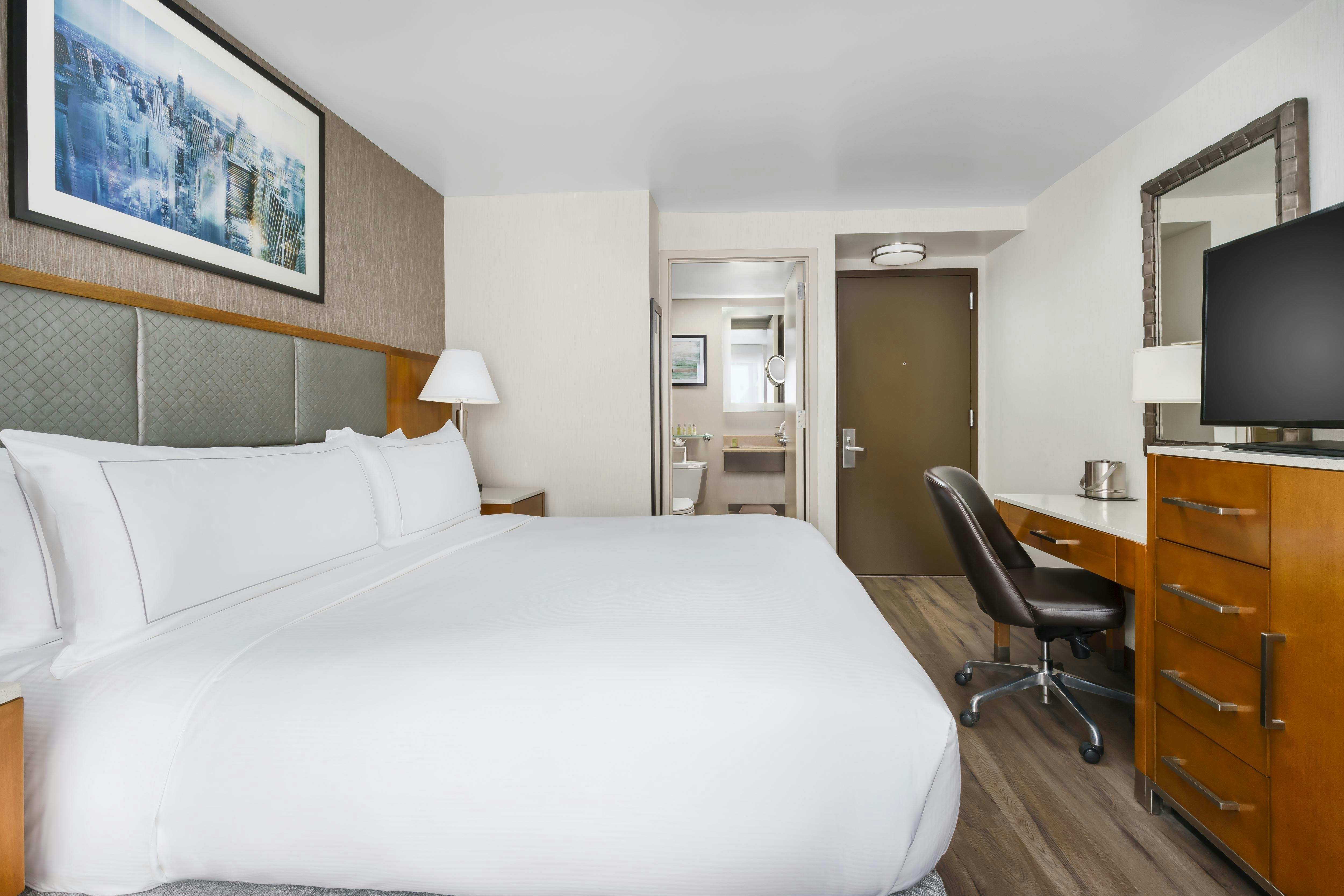 1 KING BED NONSMOKING