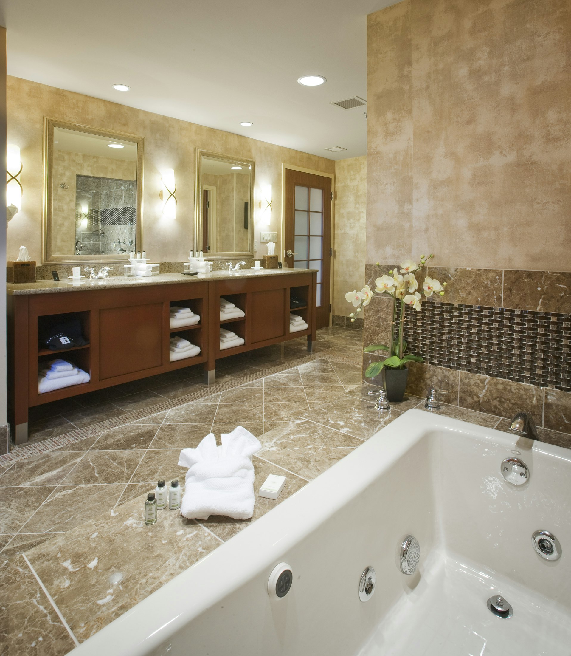 Embassy Suites by Hilton Norman Hotel & Conference Center
