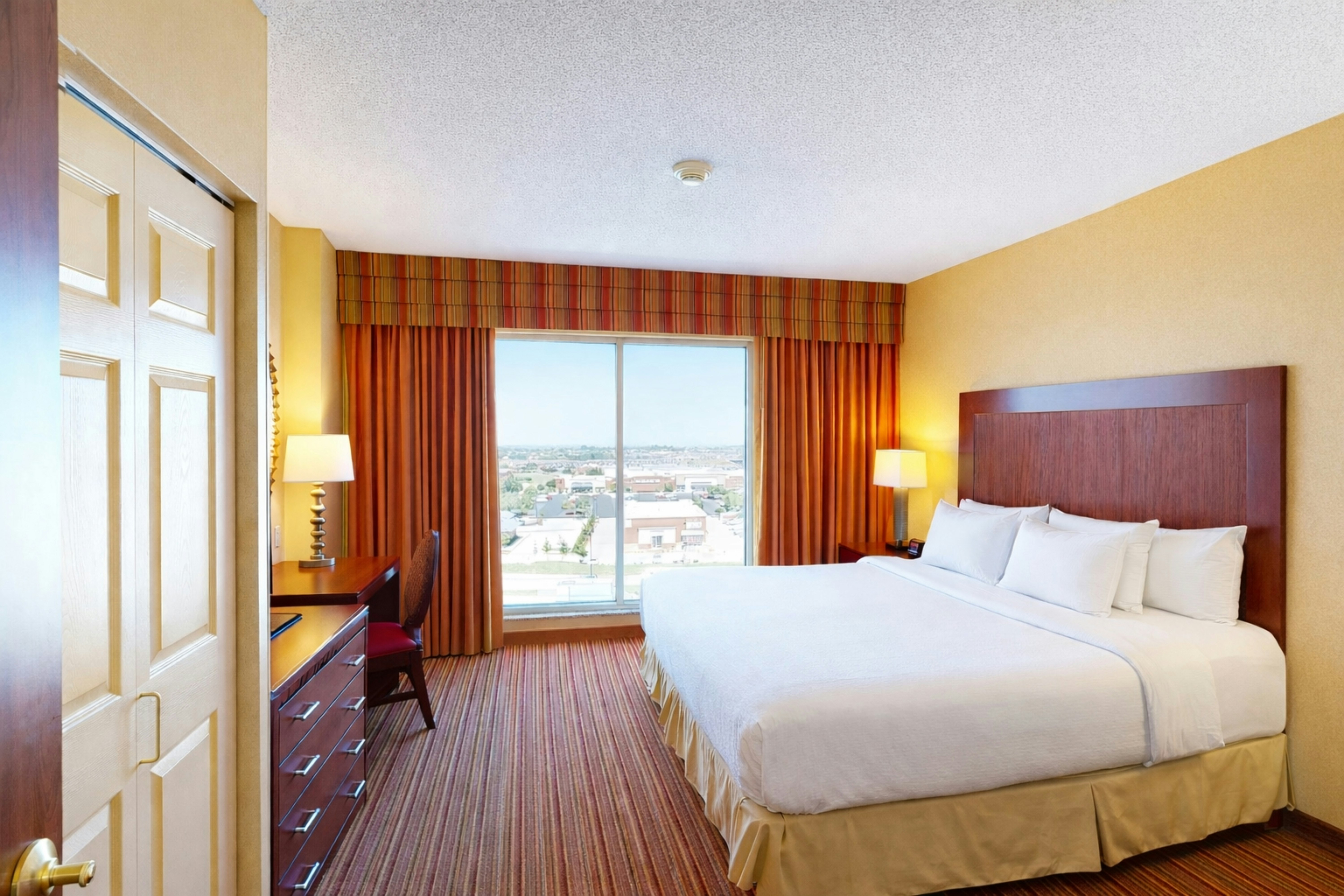 1 KING BED NONSMOKING