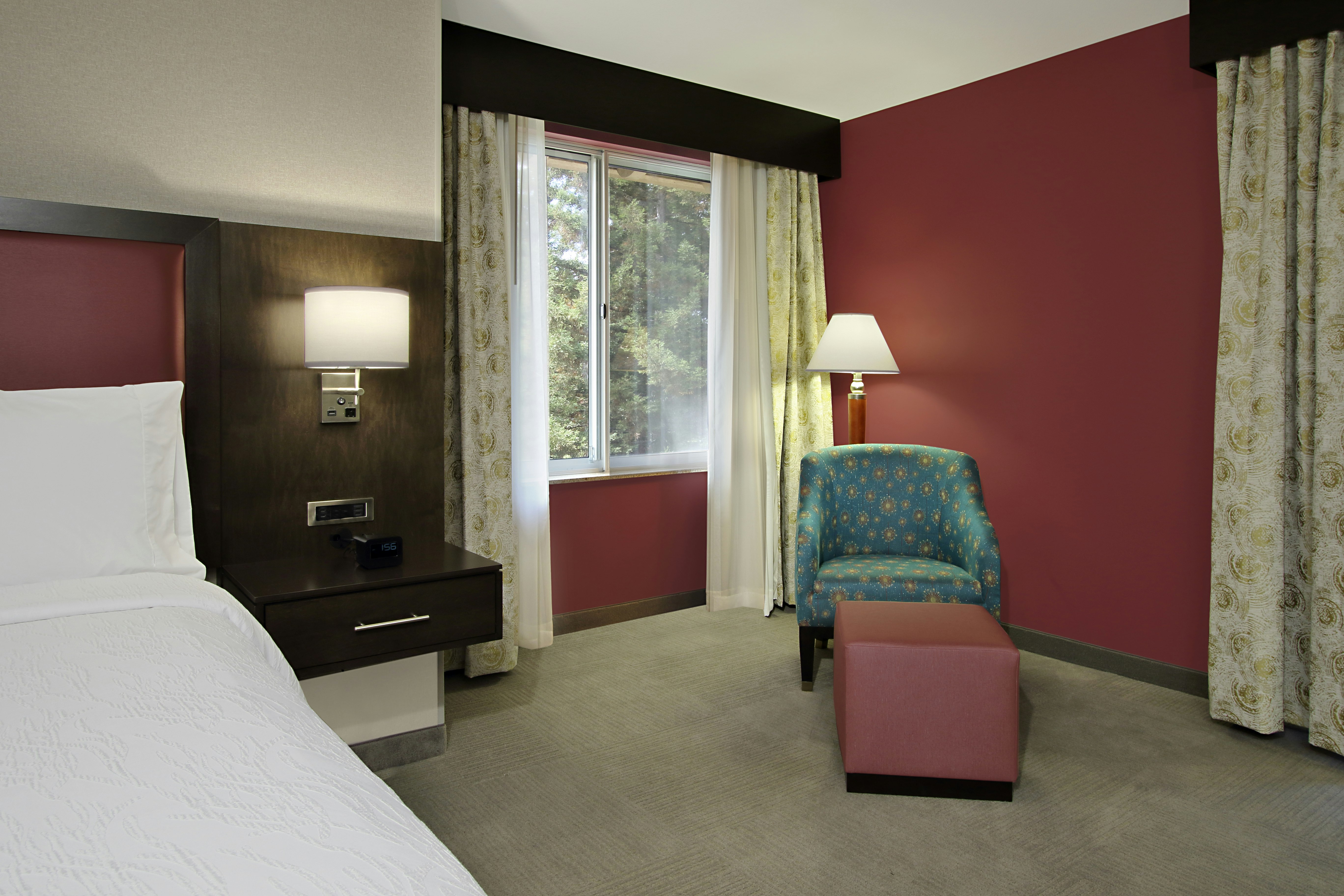 1 KING BED CORNER