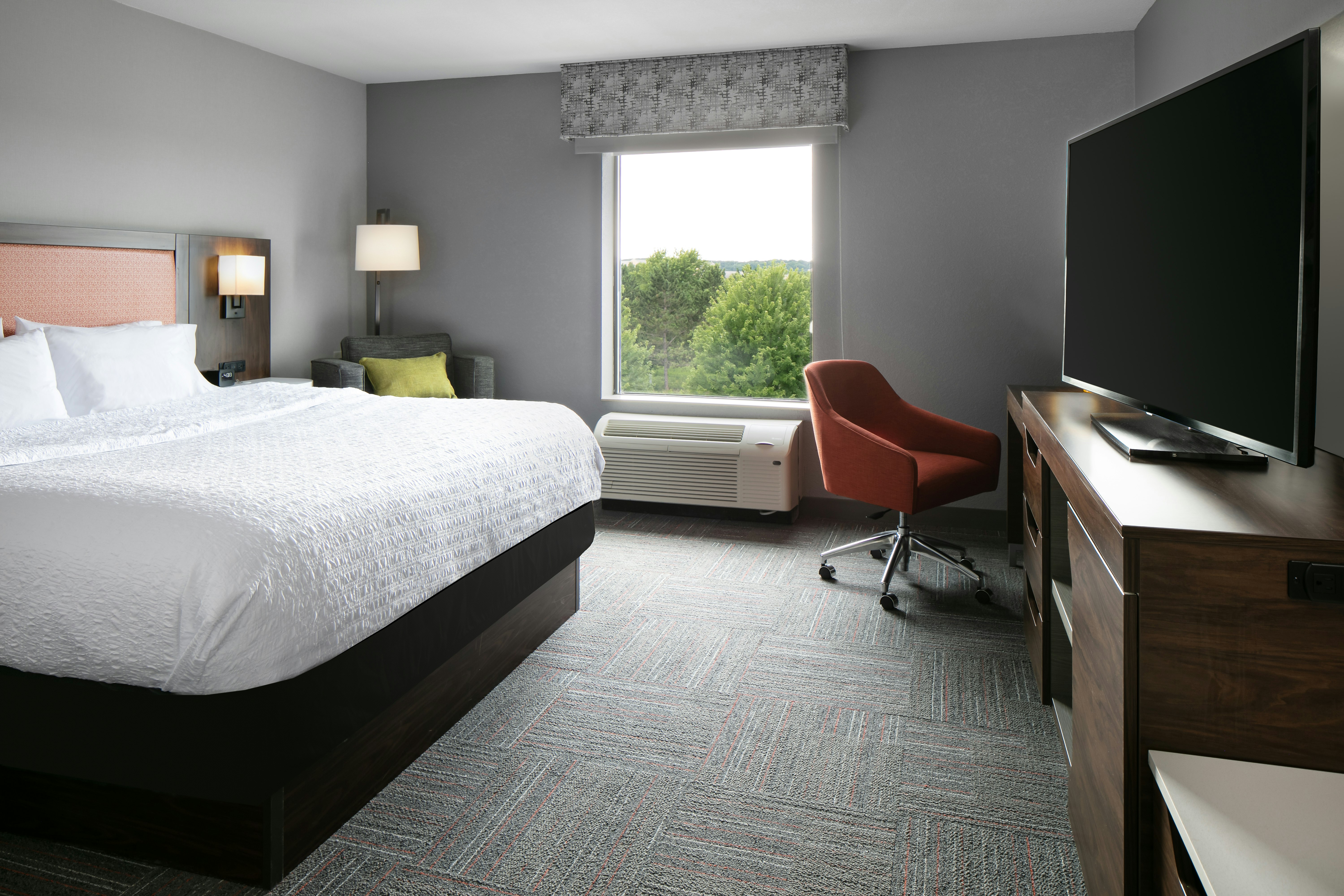 Hampton Inn & Suites West Bend