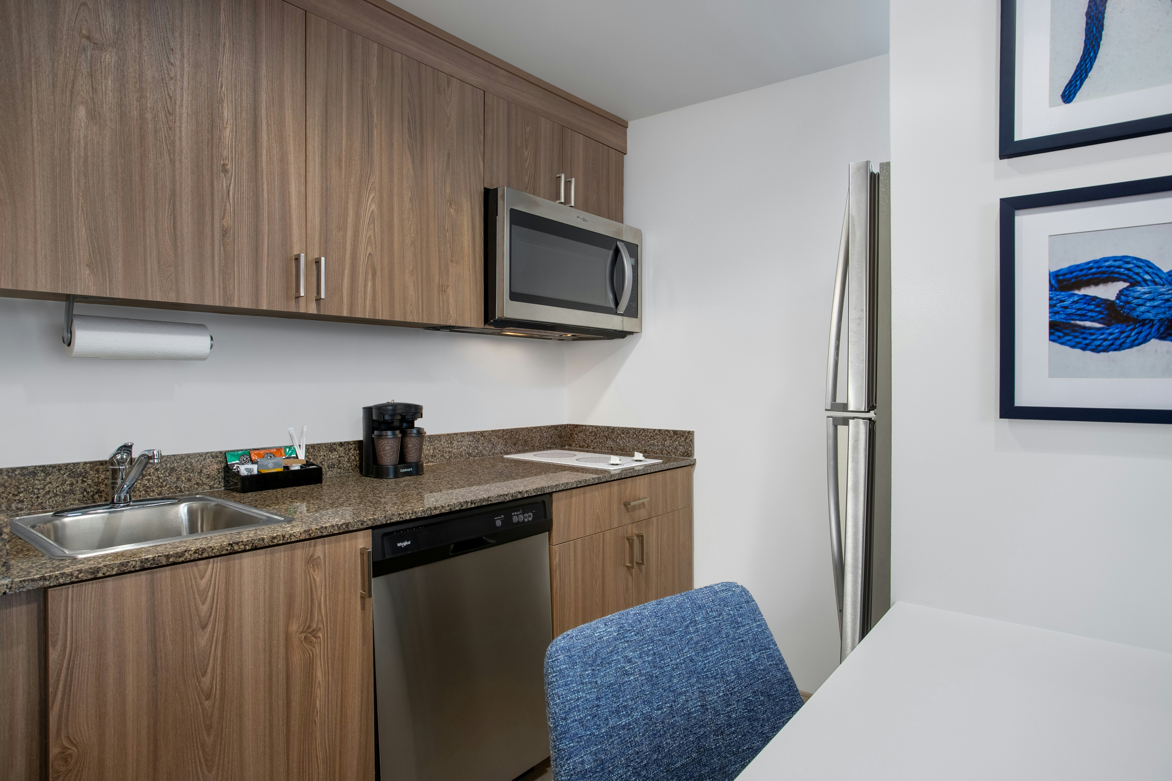 1BDRM 1KG DELUXE NOSMOK