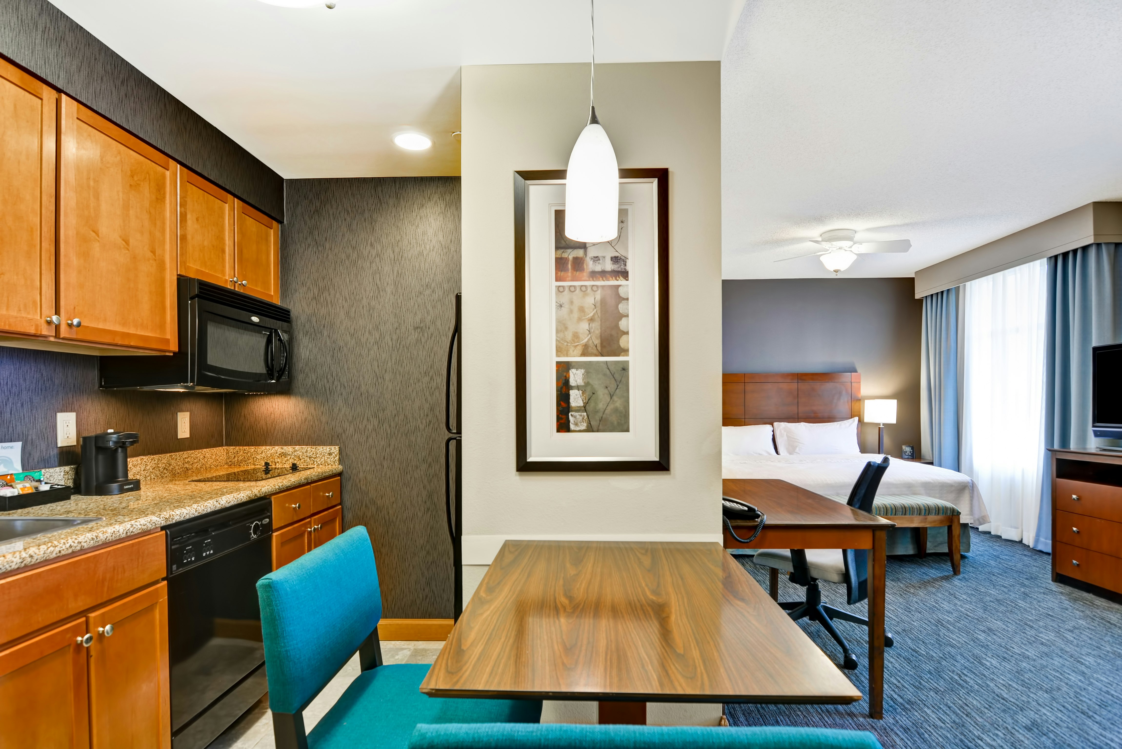 1 KING STUDIO SUITE NOSMOK
