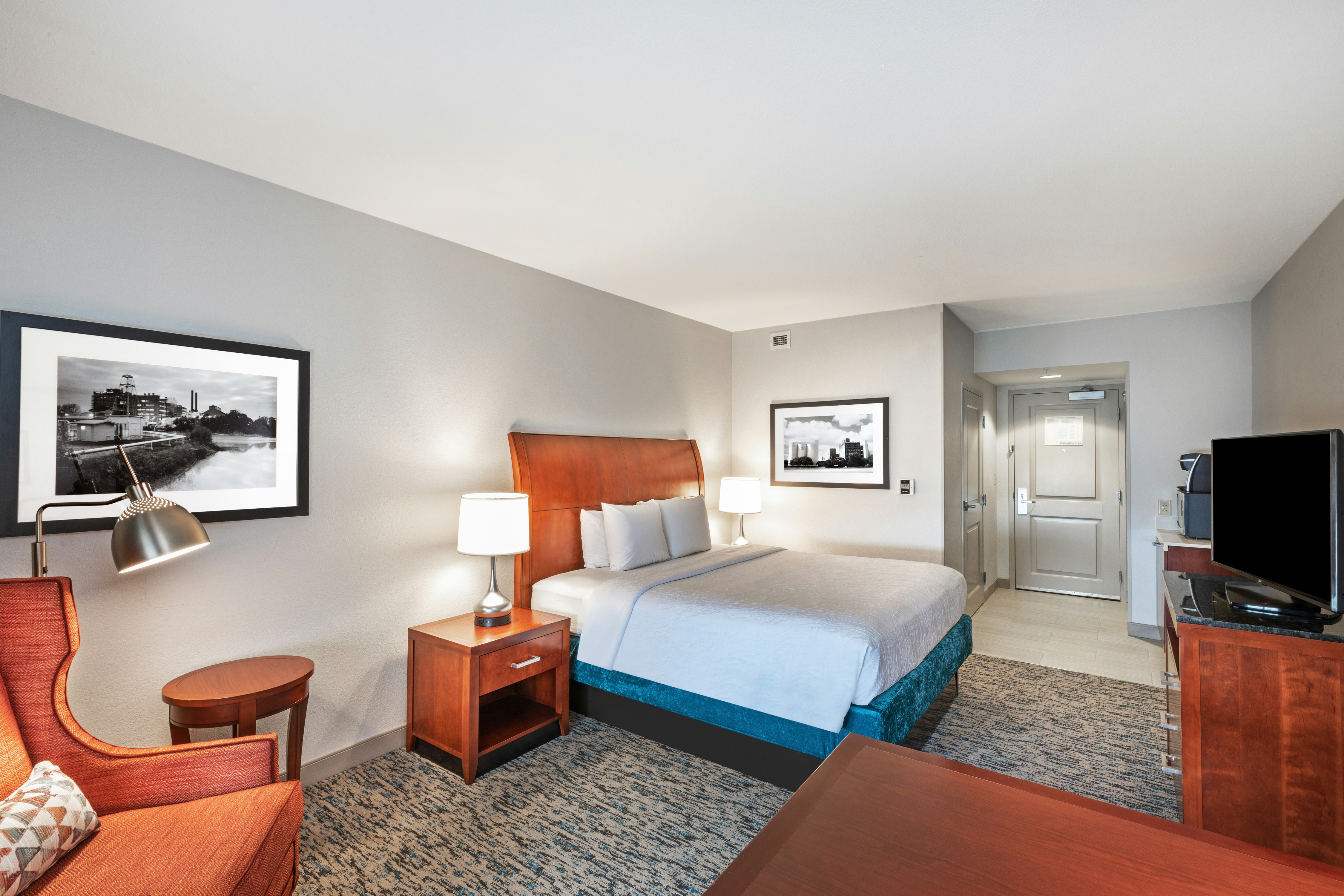 1 KING BED