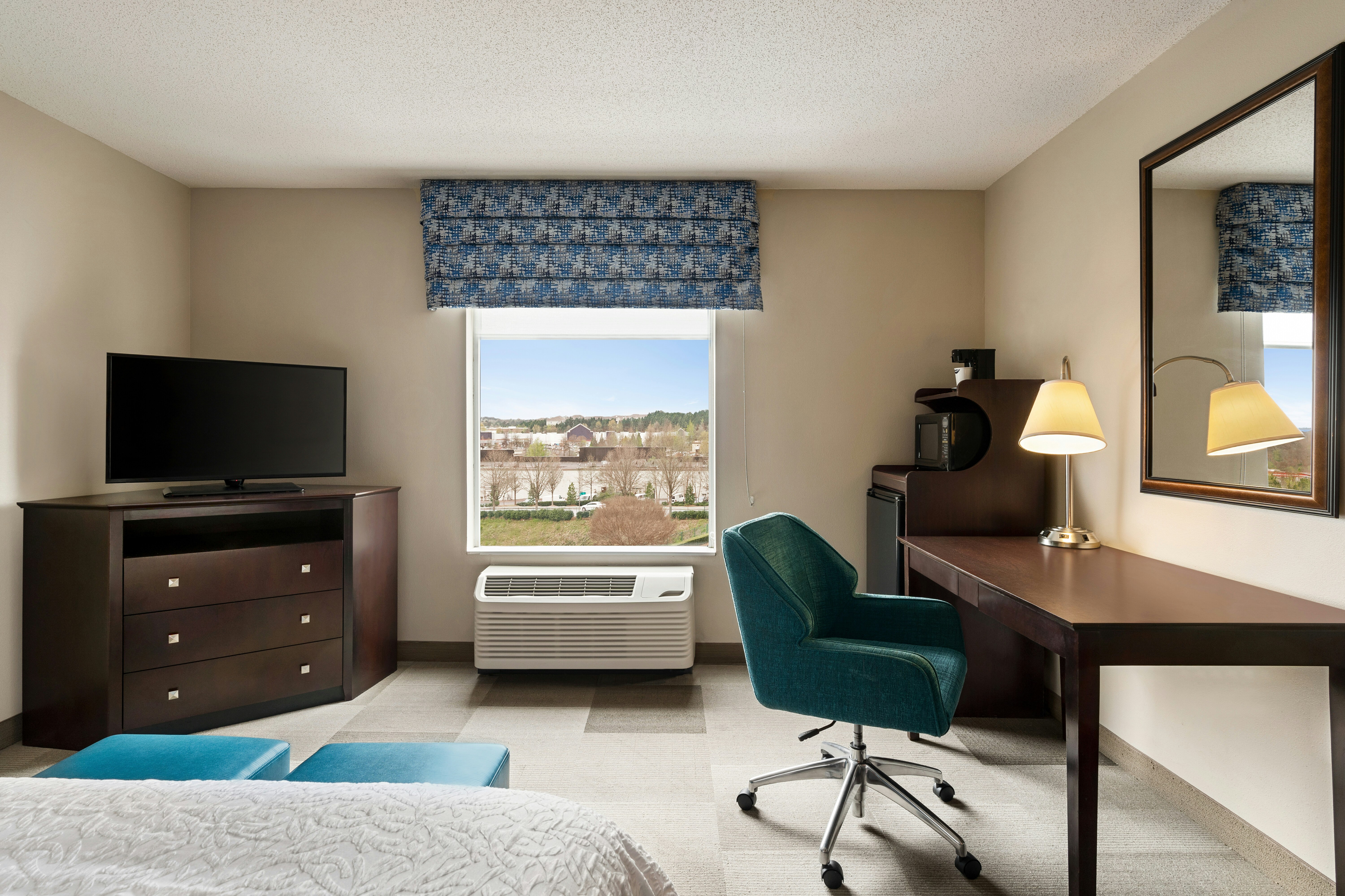 Hampton Inn & Suites Atlanta Airport West/Camp Creek Parkway