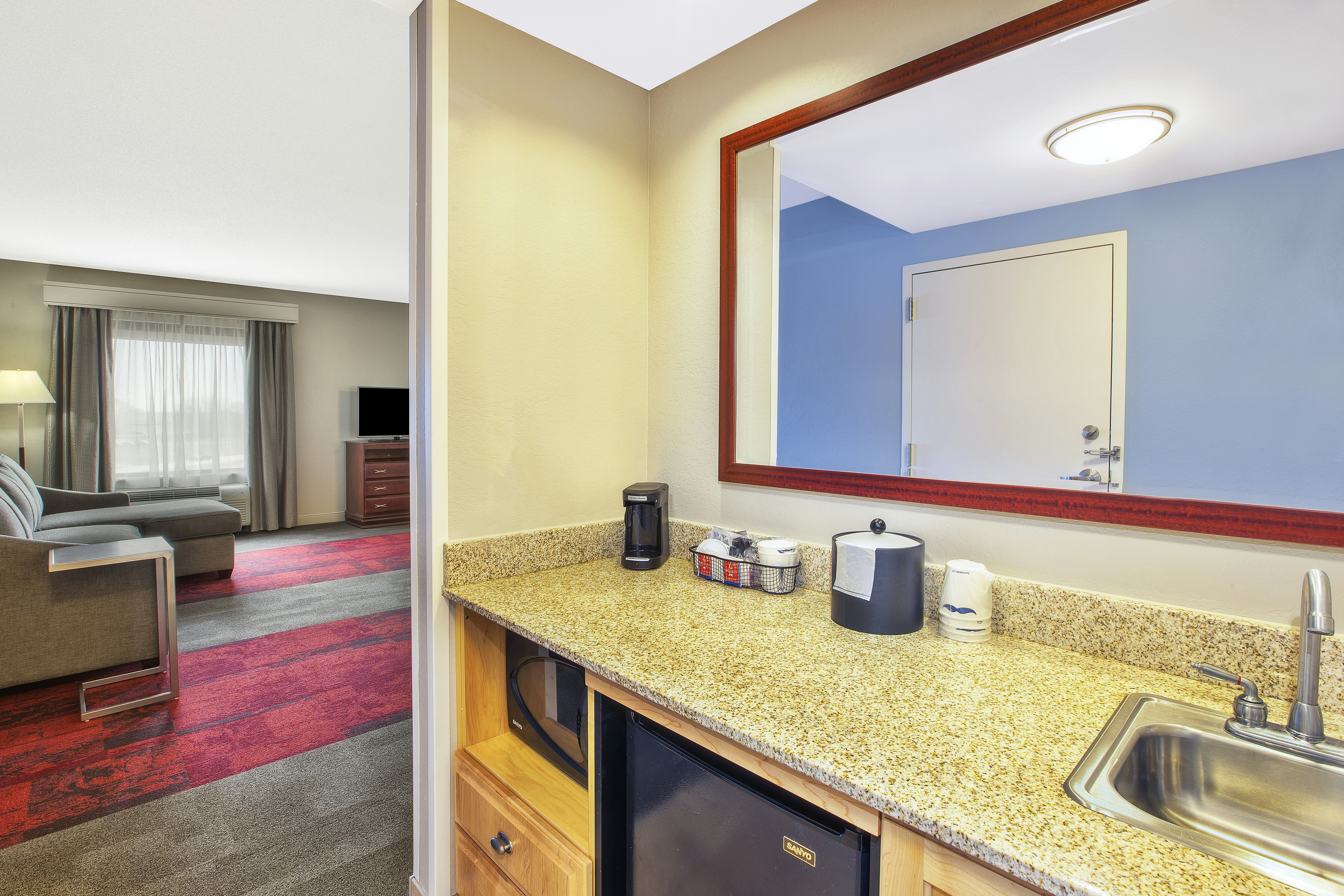 1 KING STUDIO SUITE NS