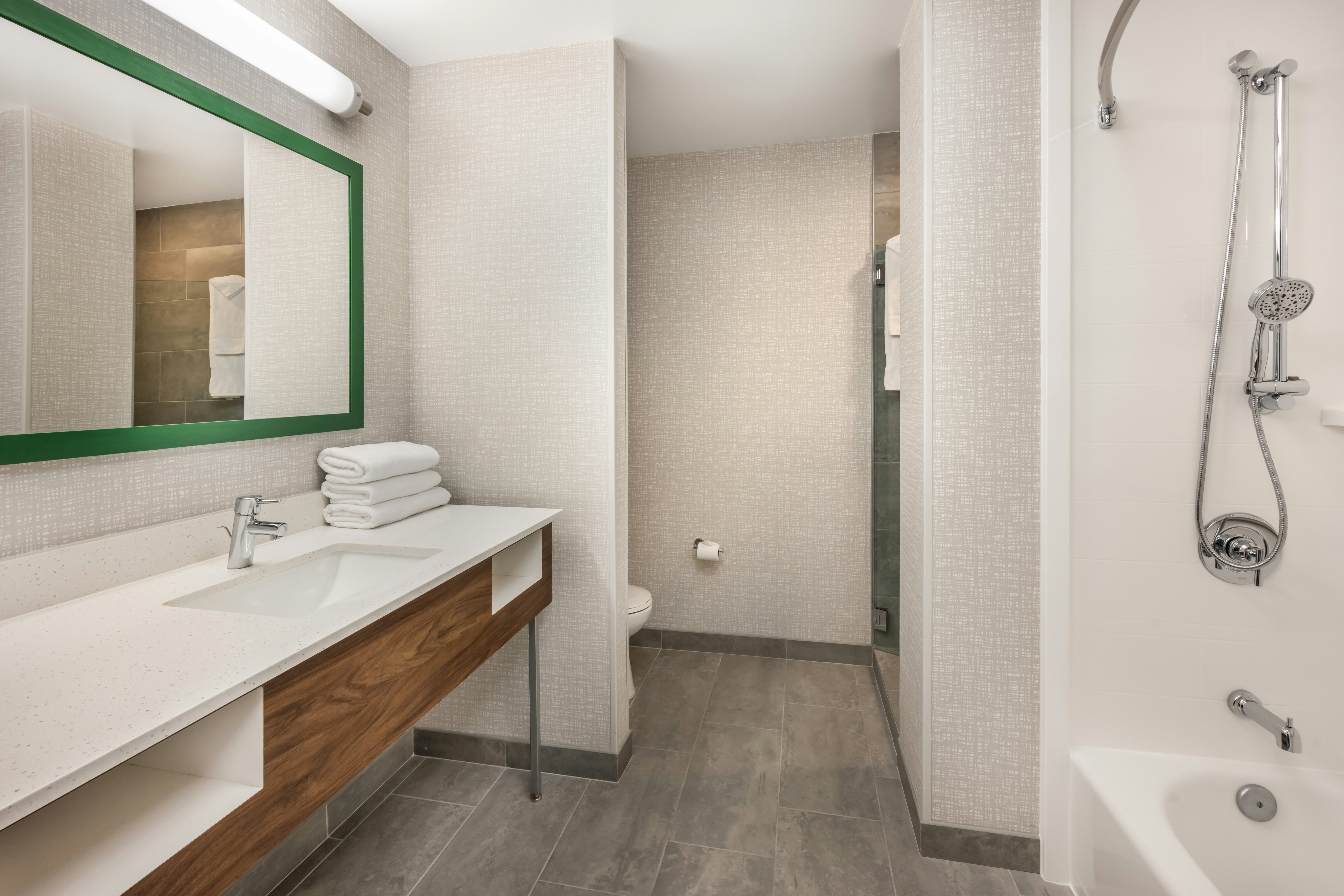 1KNG STUDIO SHOWER NOSMOK