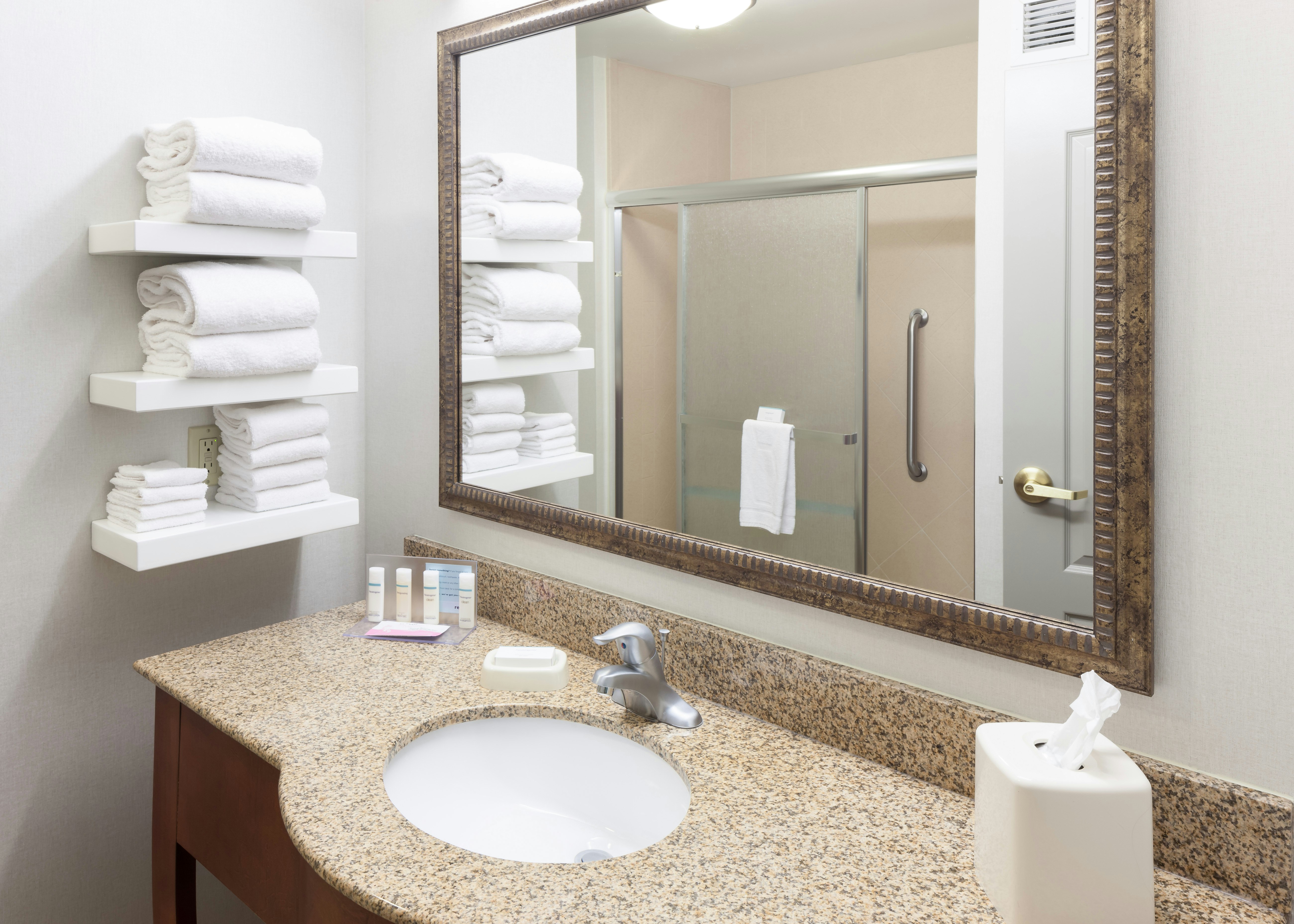Hampton Inn & Suites Cedar Rapids – North