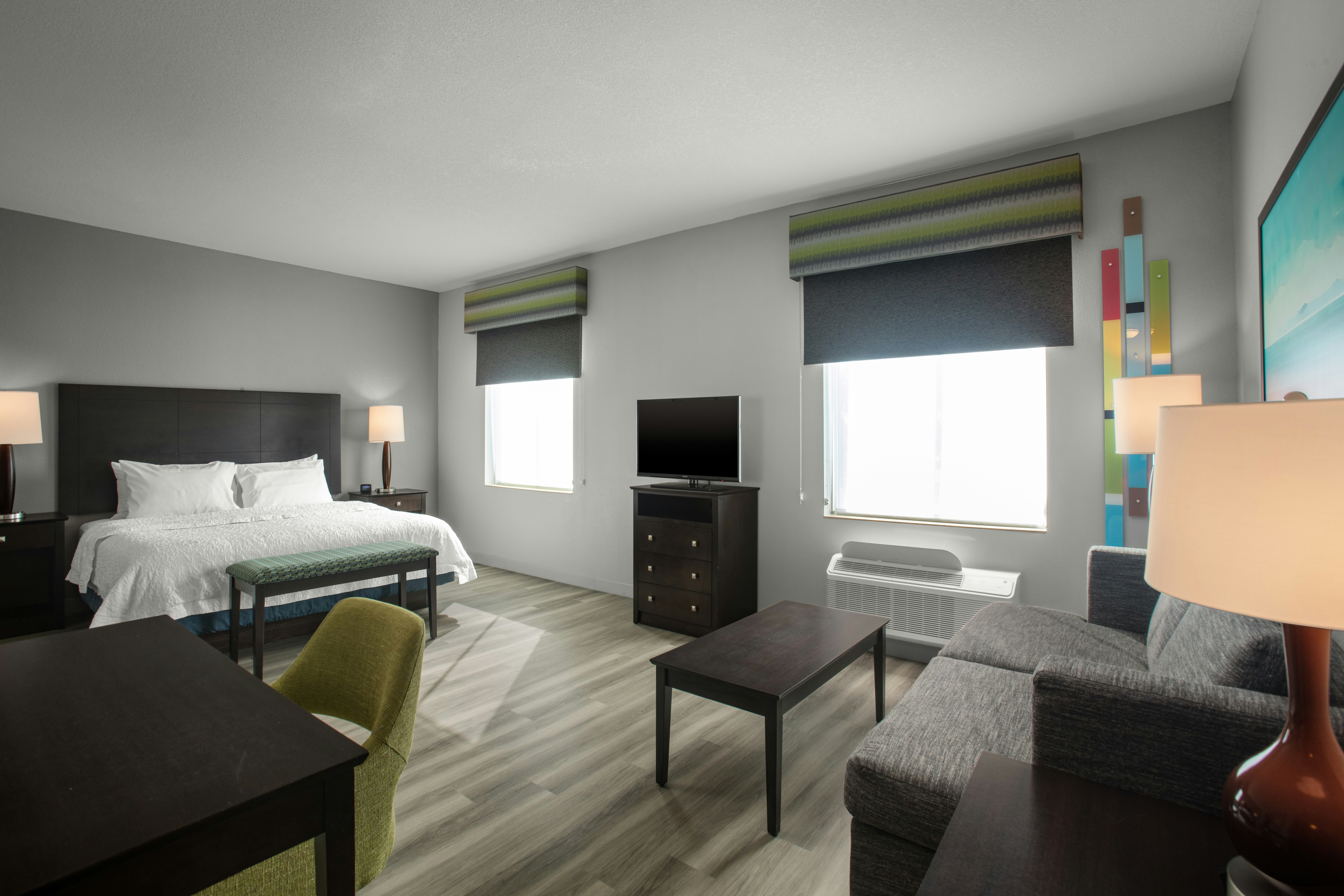 1 KING BED STUDIO SUITE