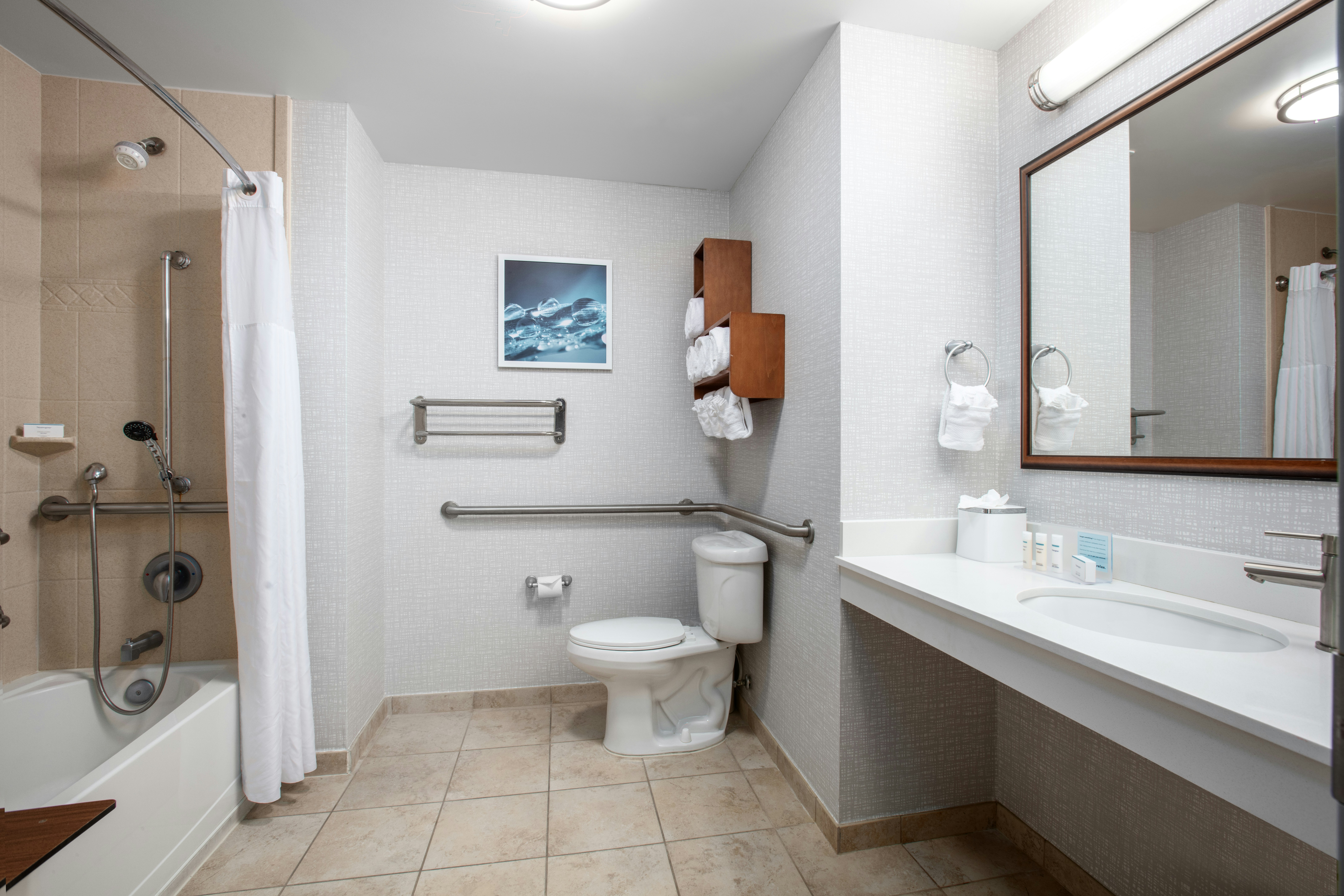 2 DBL ACCESSIBLE W/TUB NS