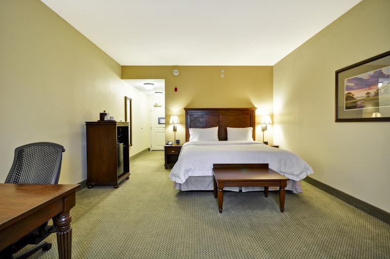 Hampton Inn & Suites North Charleston-University Blvd
