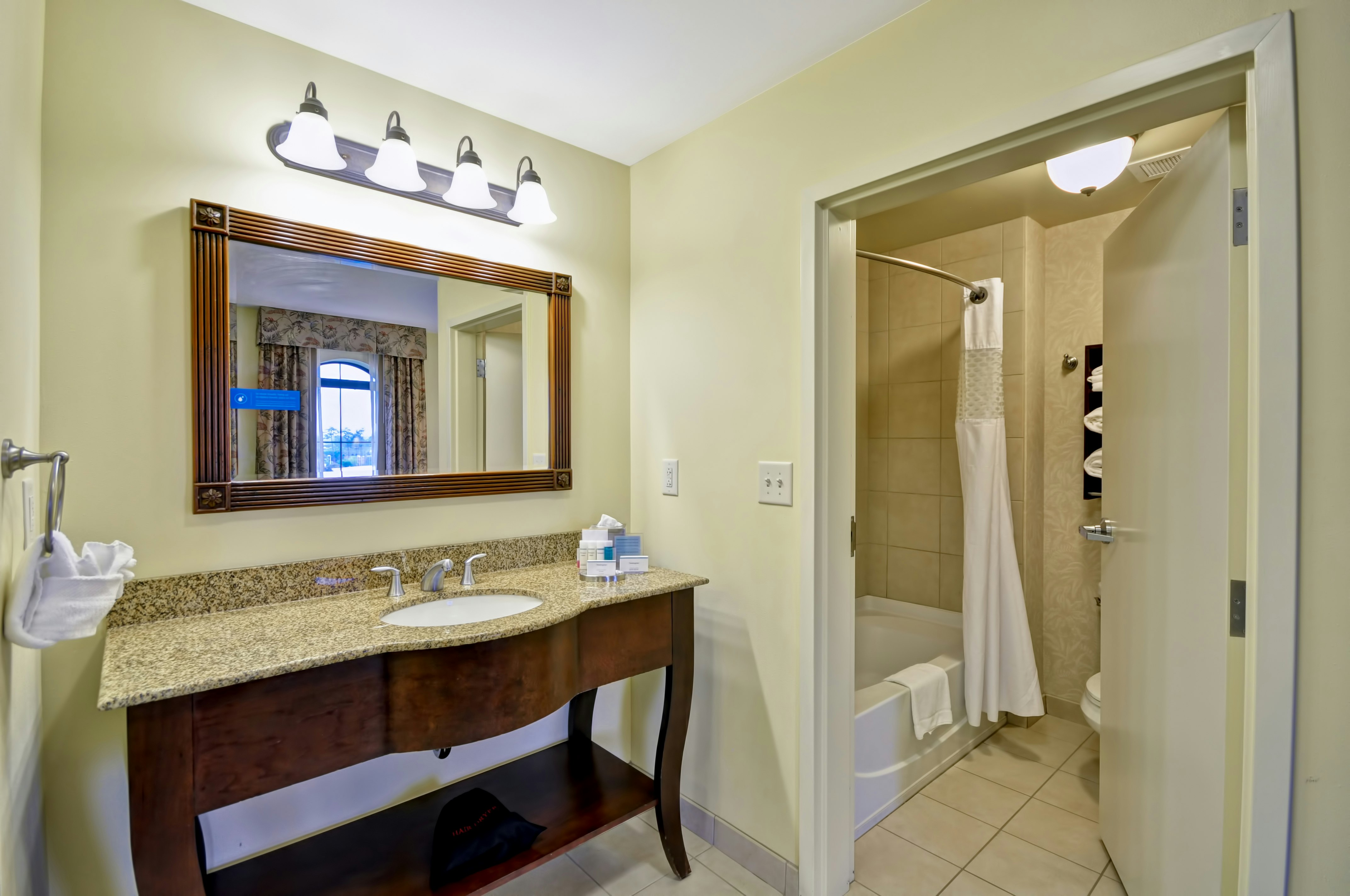 Hampton Inn & Suites North Charleston-University Blvd