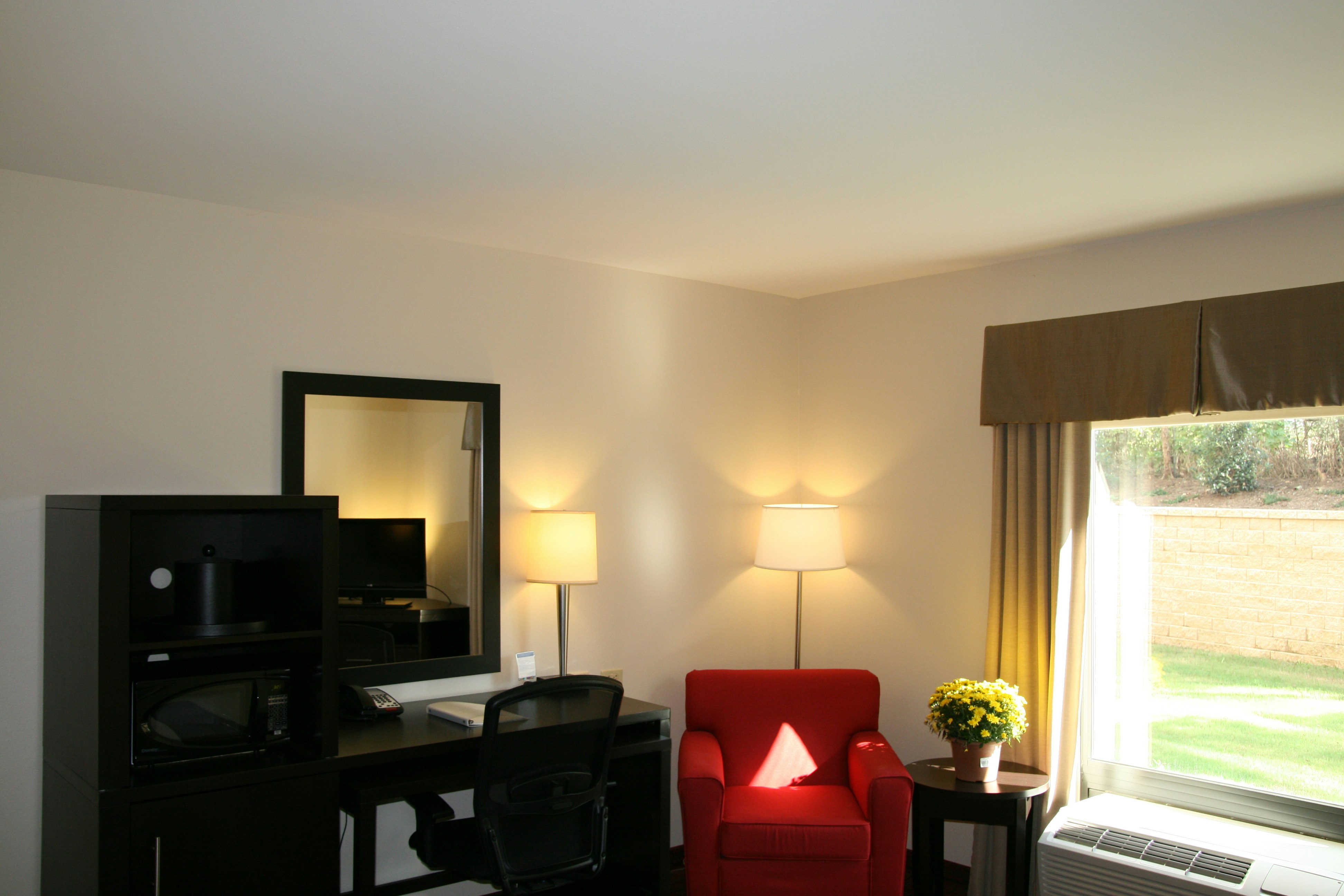 1 KING BED STUDY NONSMOK
