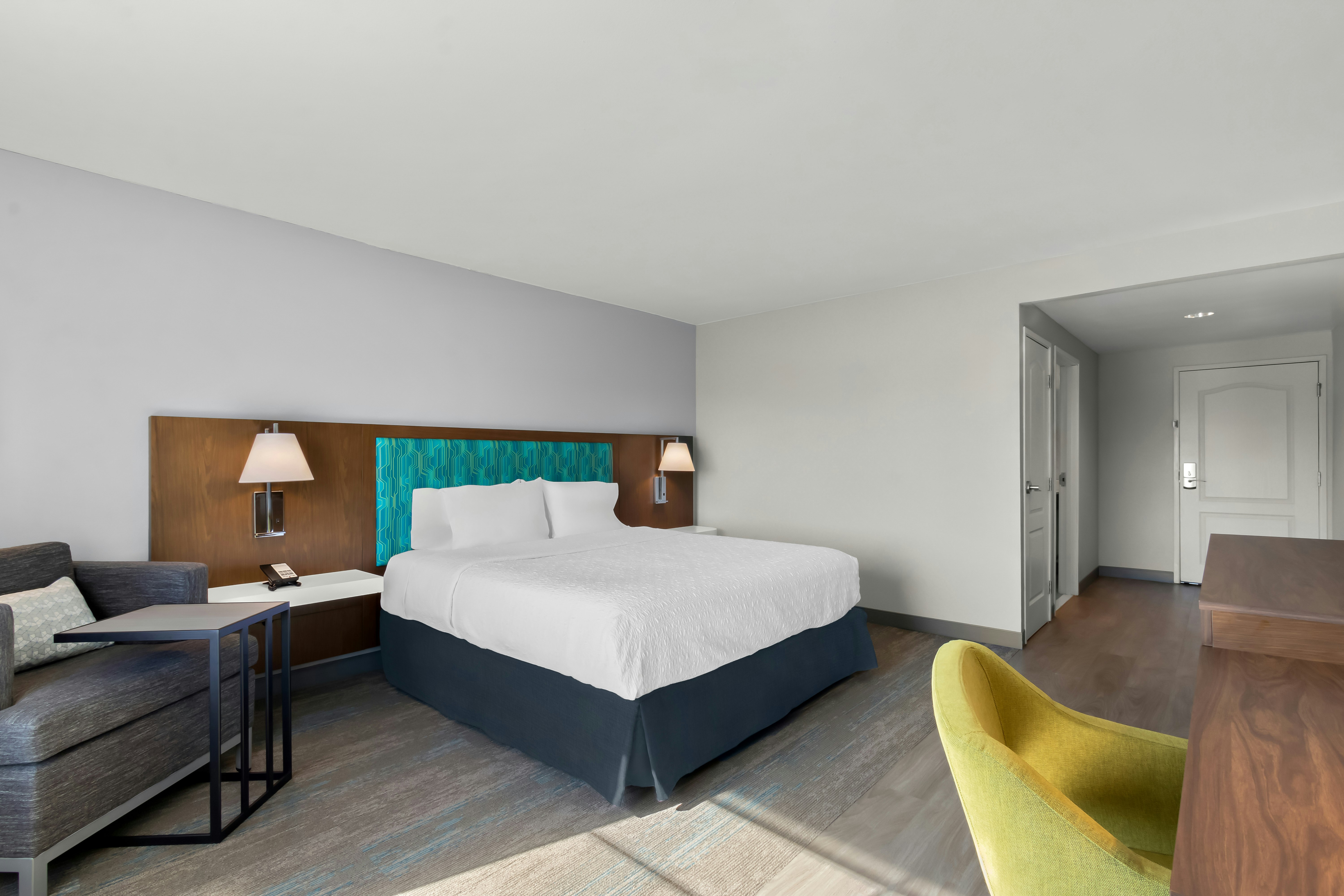 1 KING BED NONSMOKING