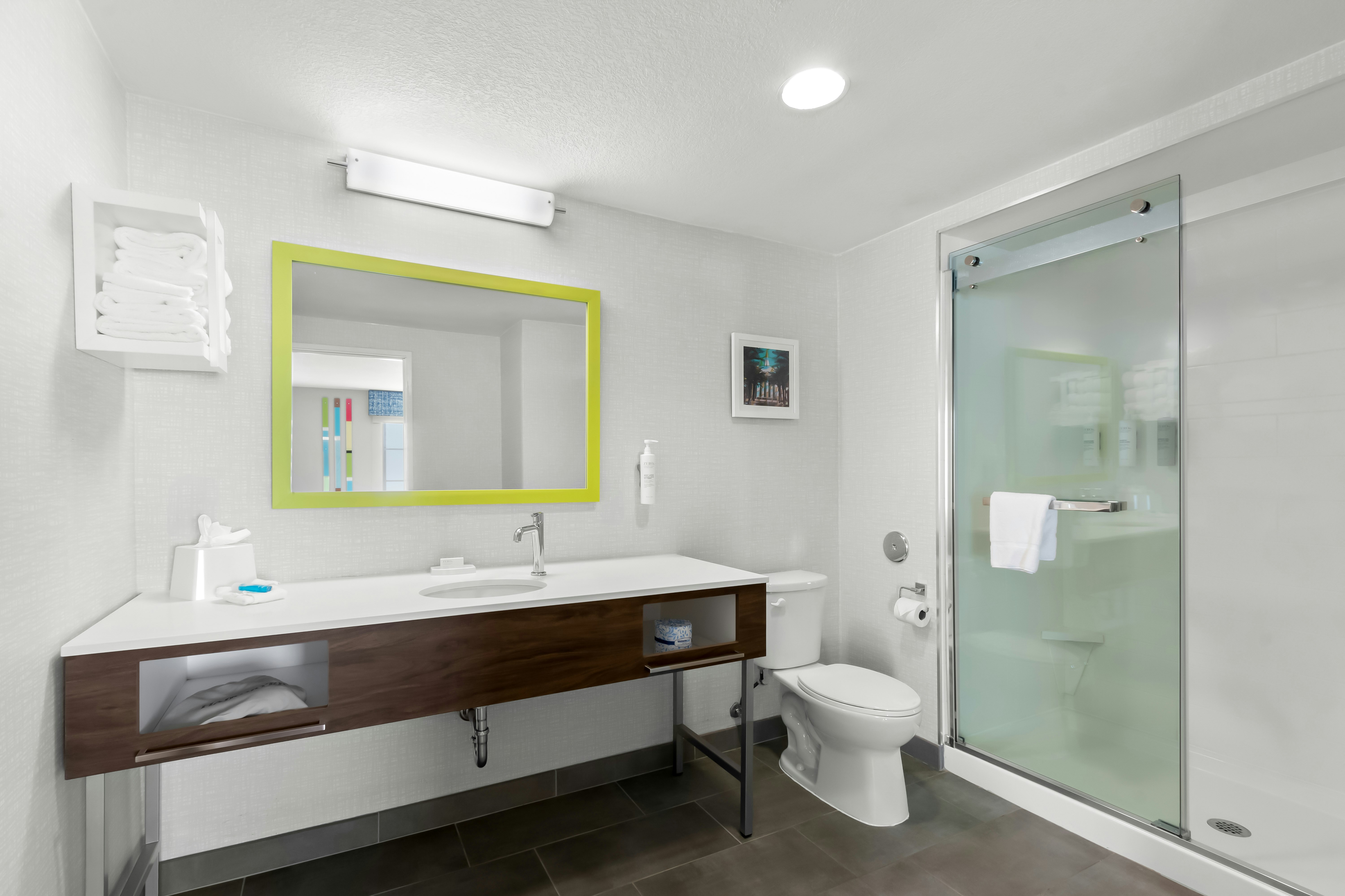 1 KING 1BDRM SUITE NONSMOK