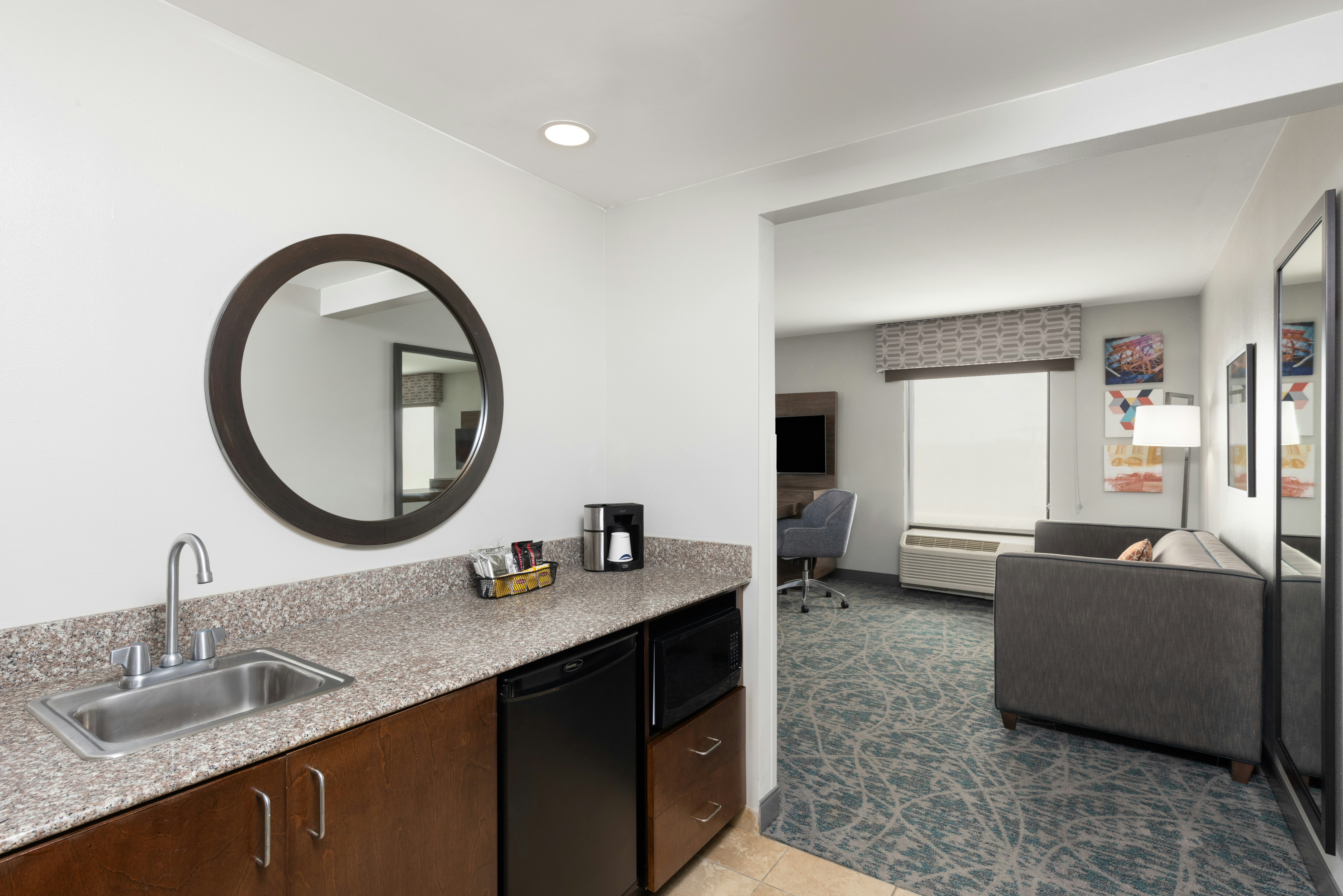 Hampton Inn & Suites Savannah-Airport