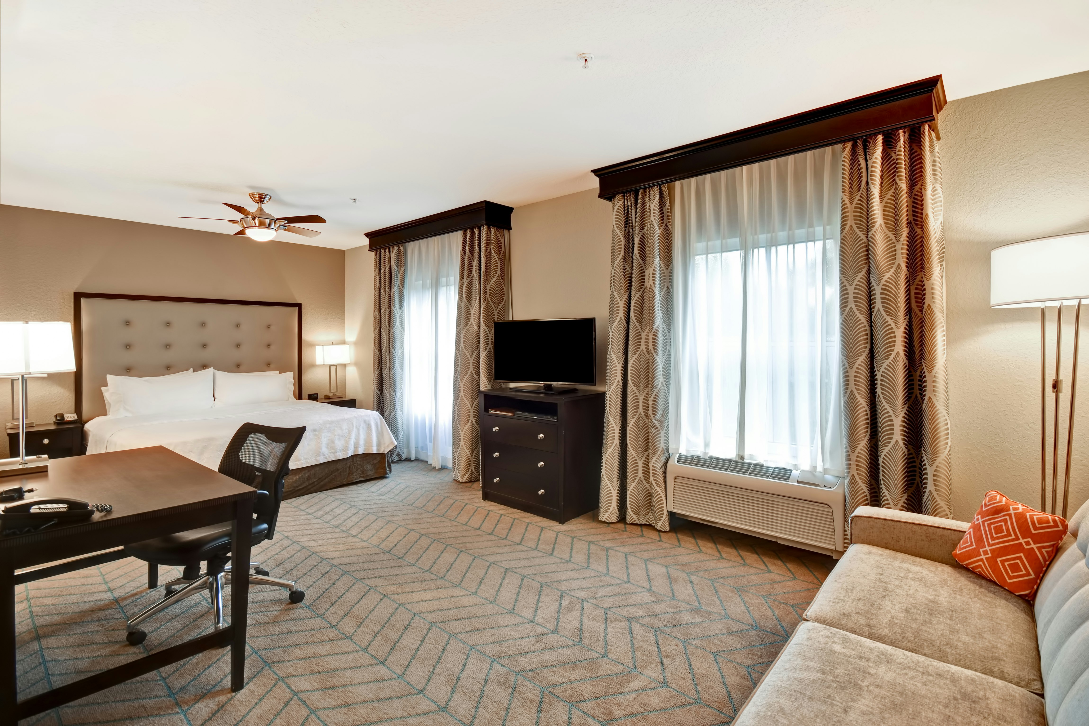 1 KING STUDIO SUITE NOSMOK