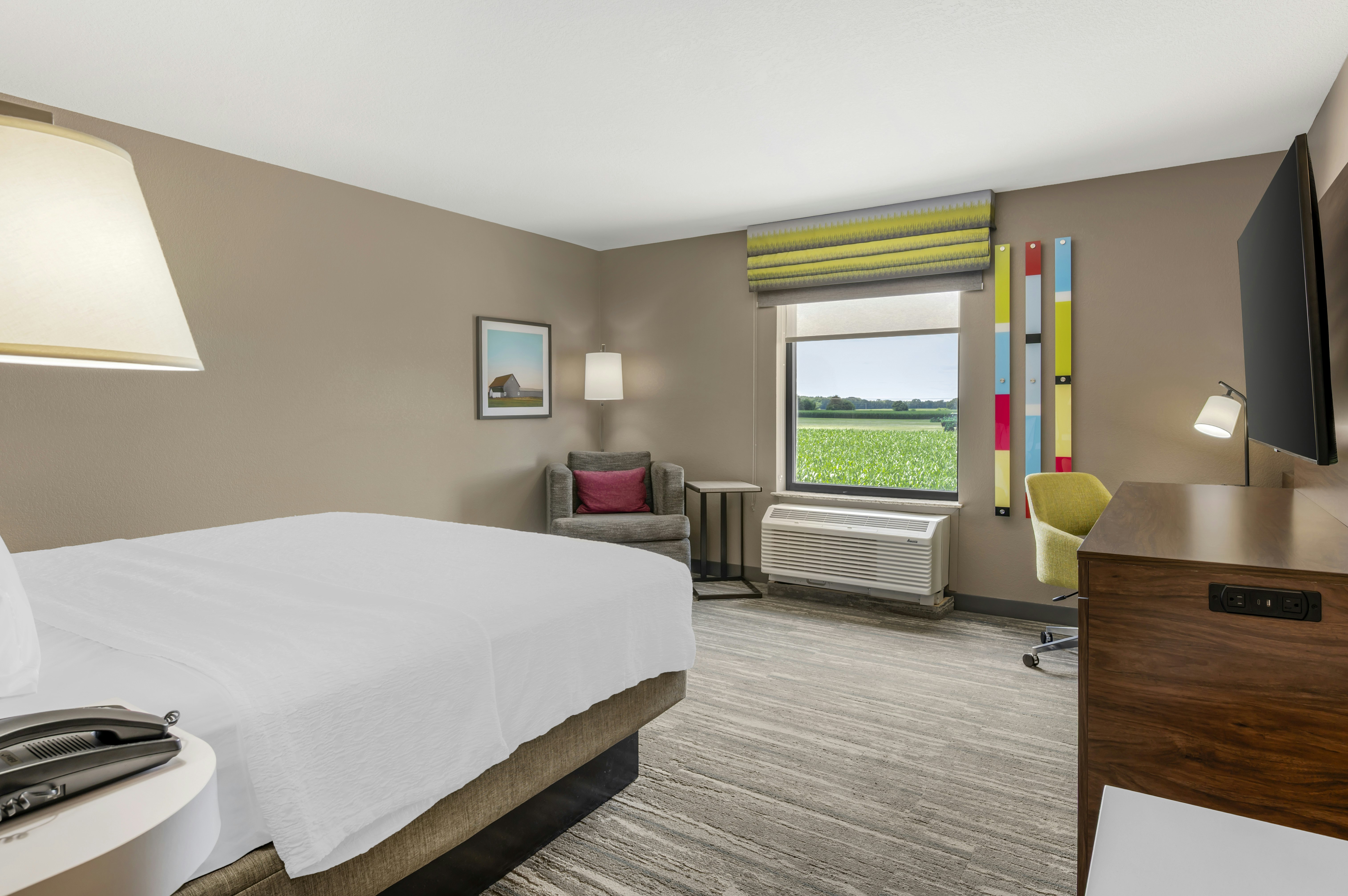 1 KING BED NONSMOKING