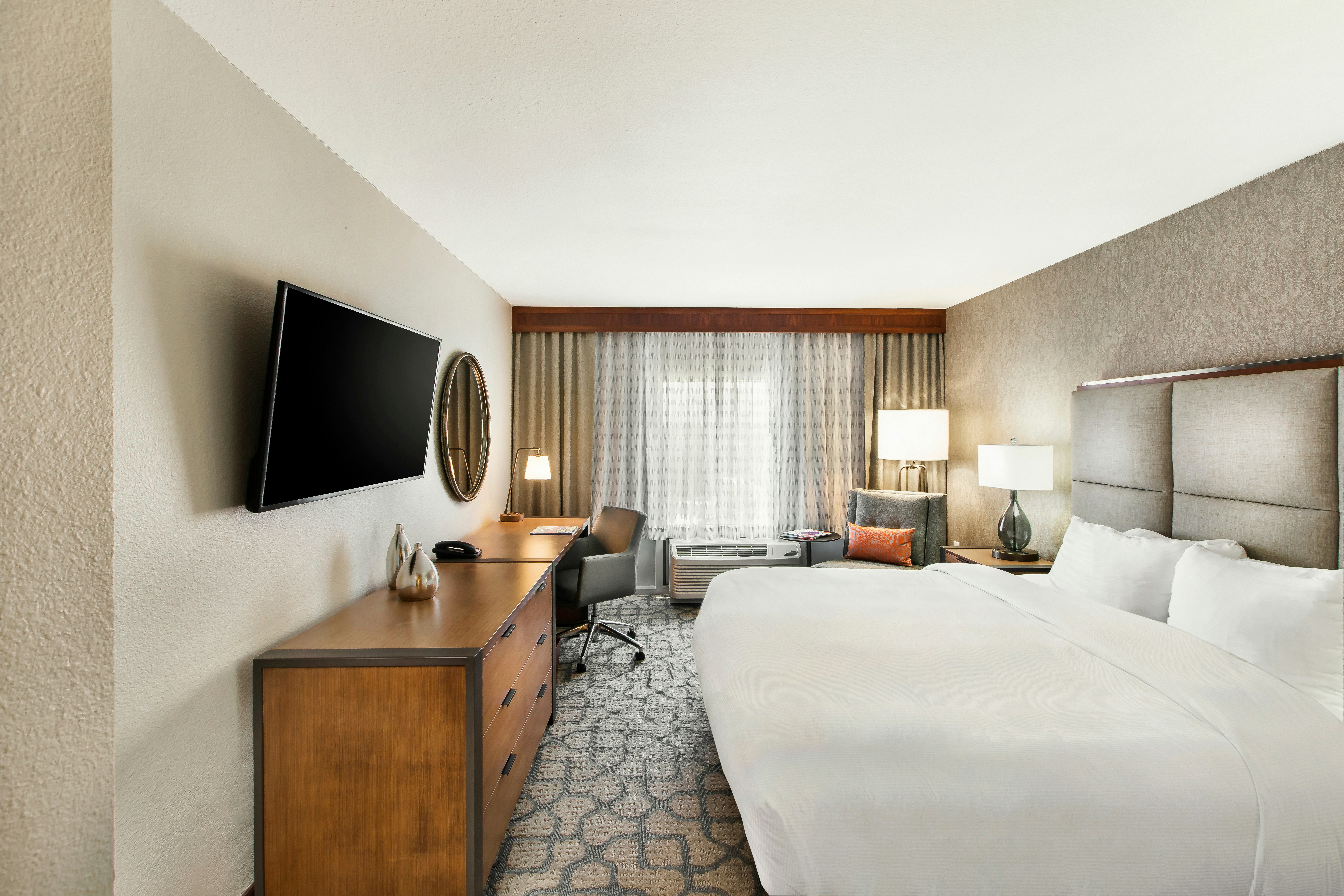 1 KING BED