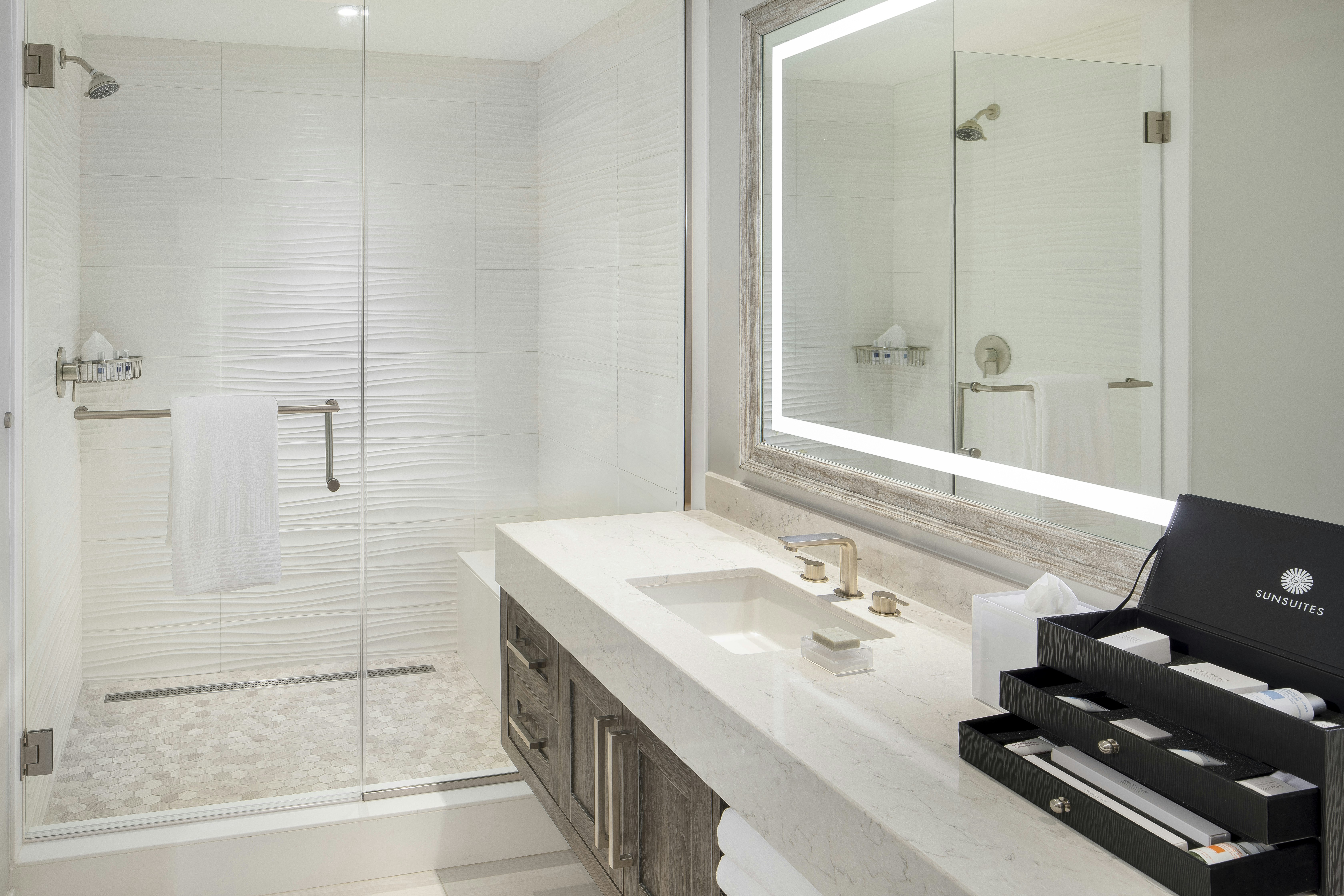 Sunsuites Villas at Sunseeker Resort, Curio by Hilton