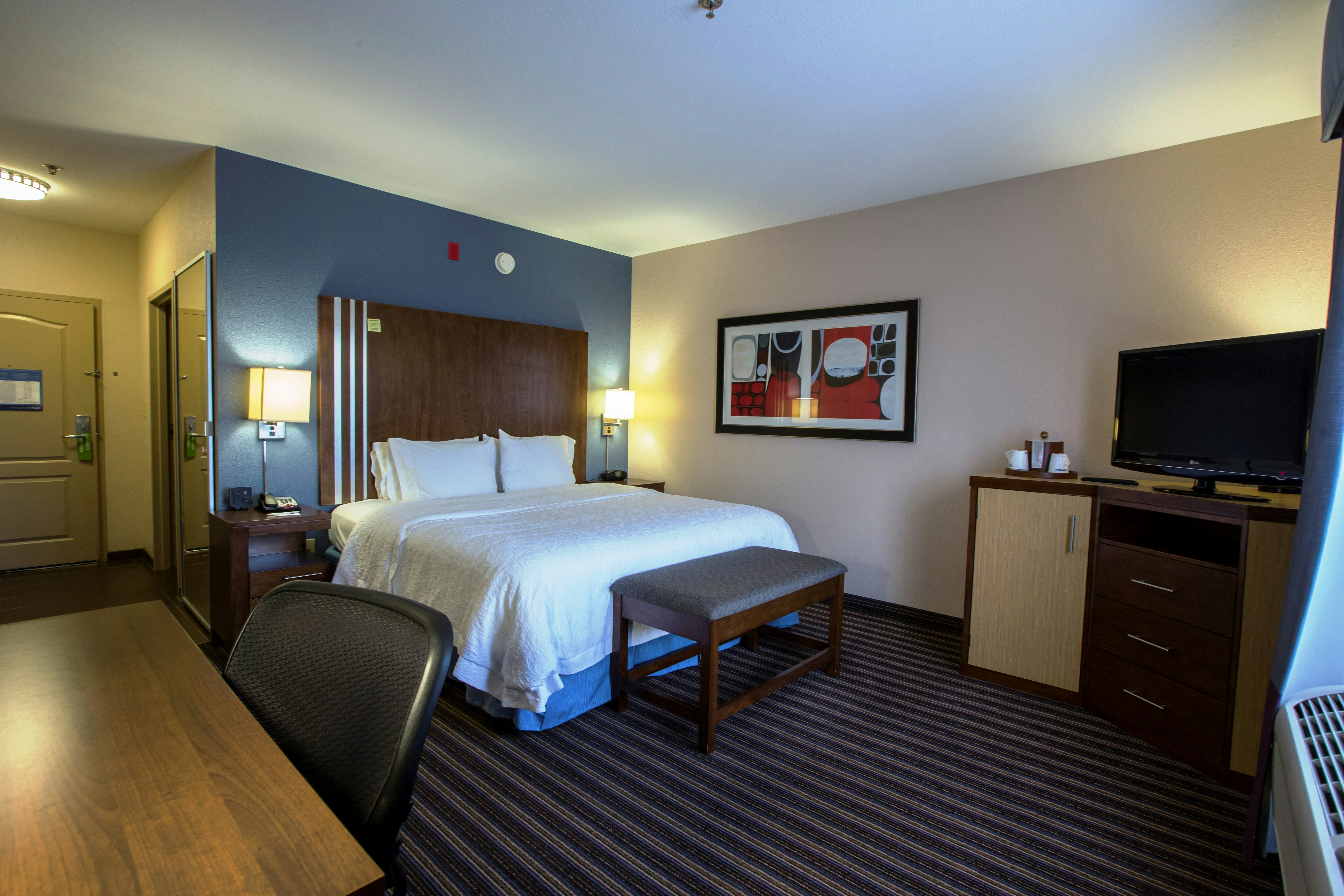 1 KING BED NONSMOKING