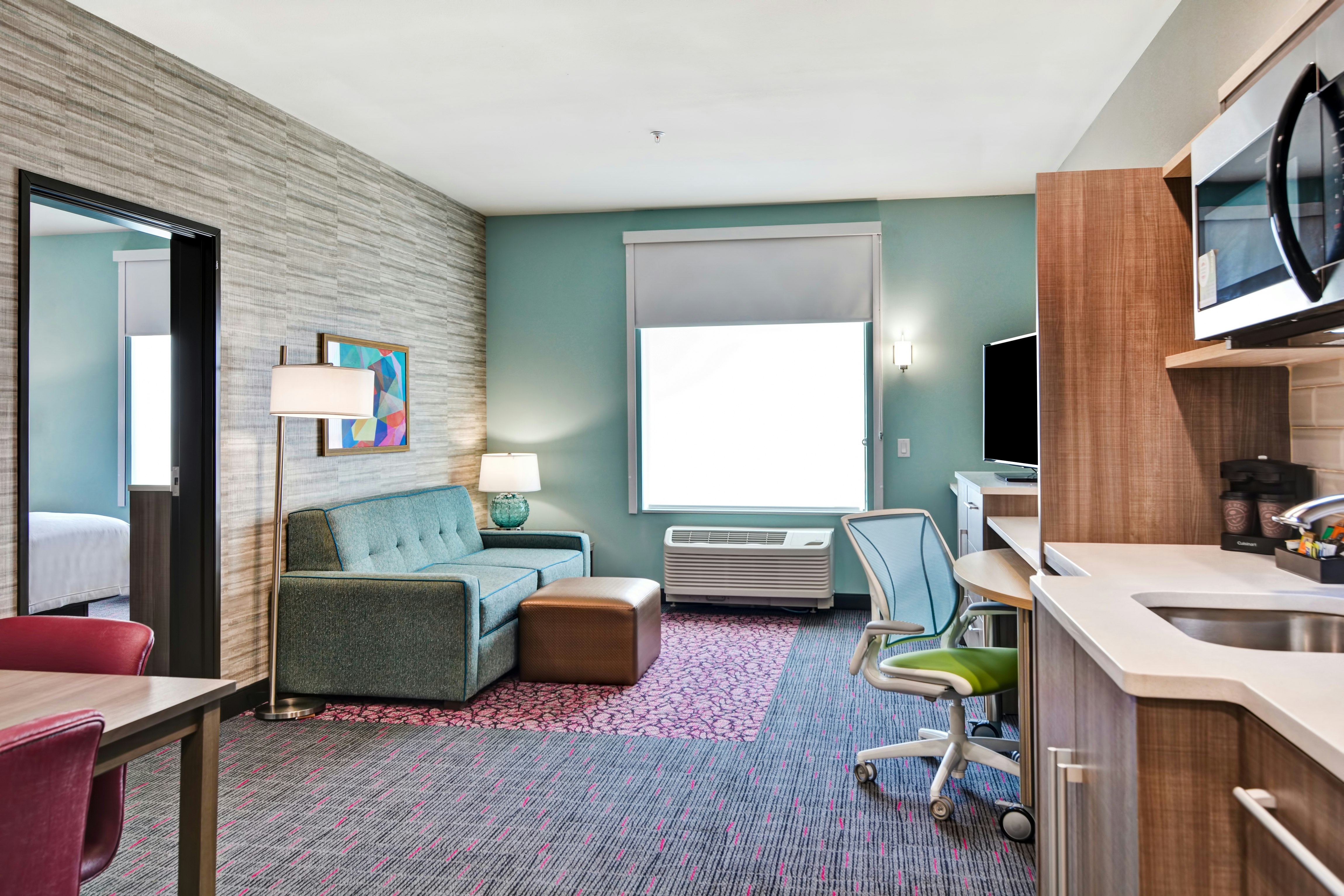 1 KING 1BDRM SUITE NONSMOK