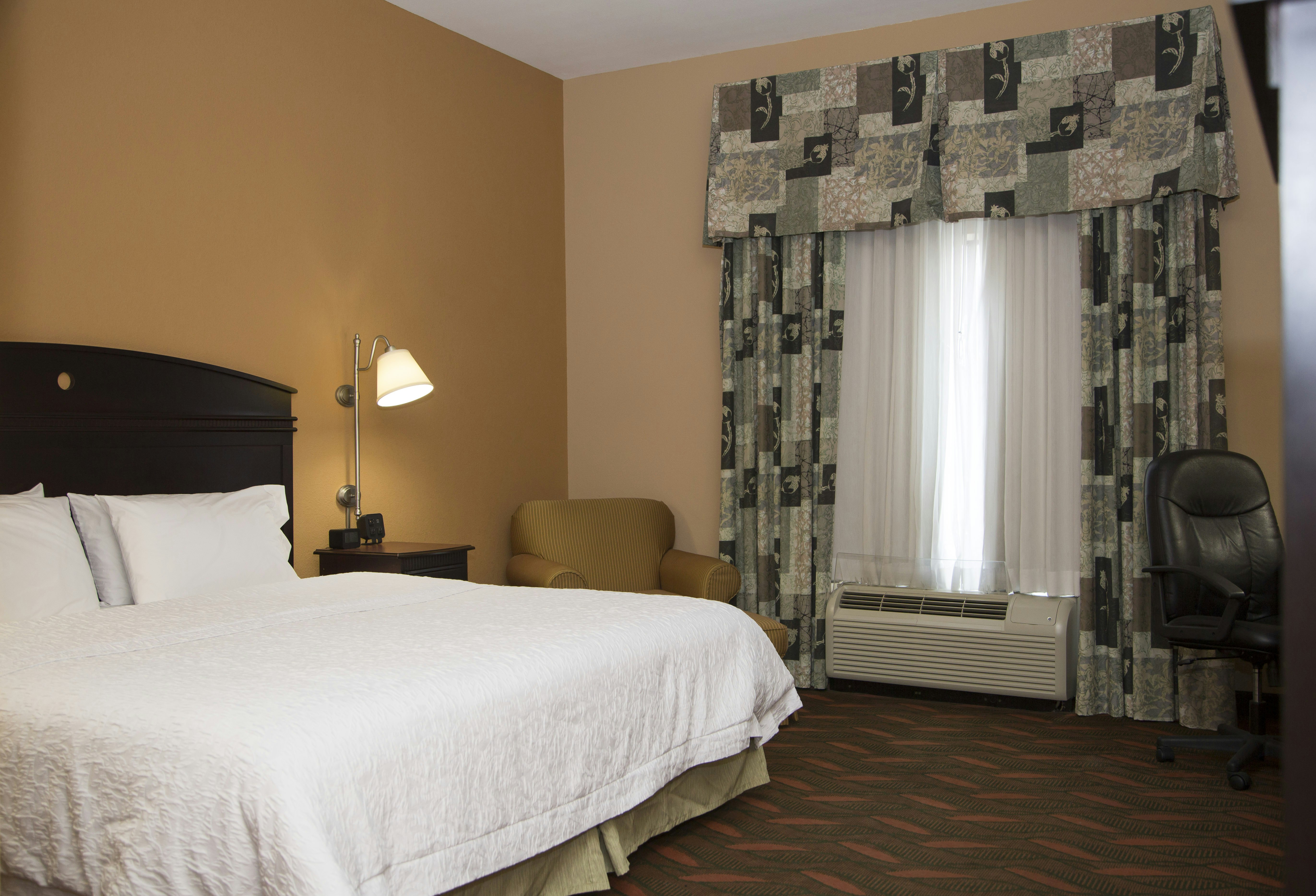 Hampton Inn & Suites Houston – Rosenberg