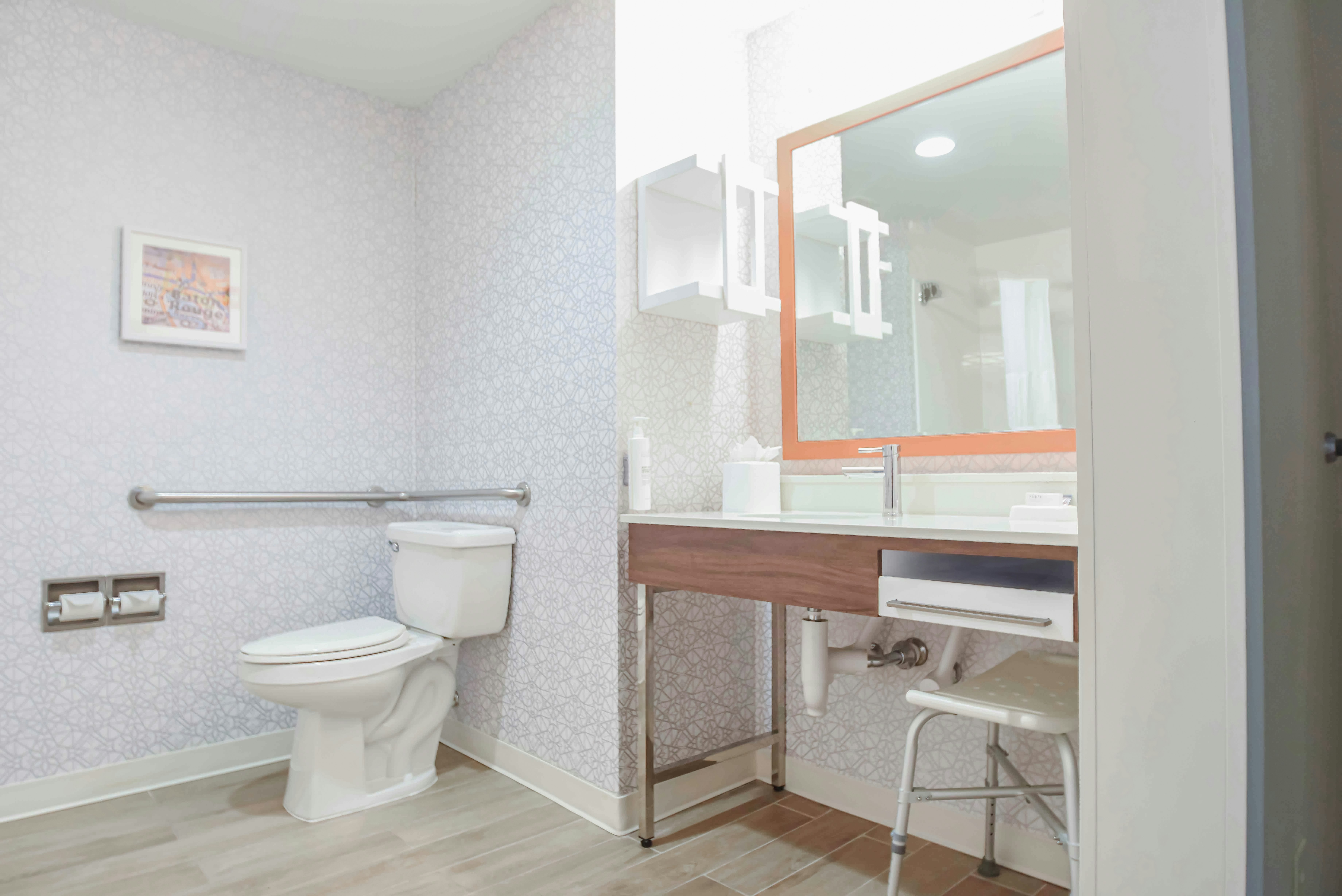 1 KNG ACCESSIBLE TUB NS