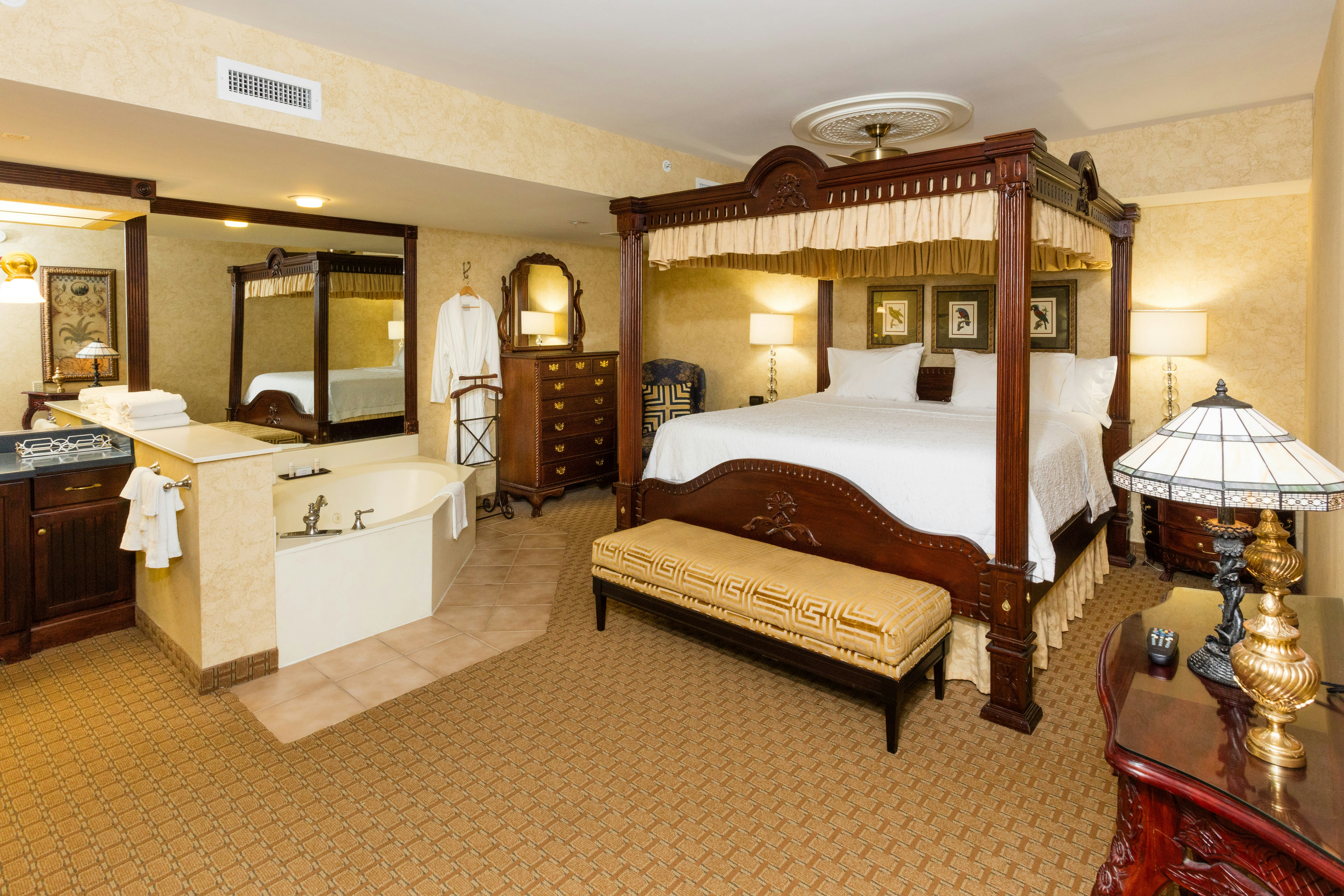 PRESIDENTIAL SUITE NONSMOK