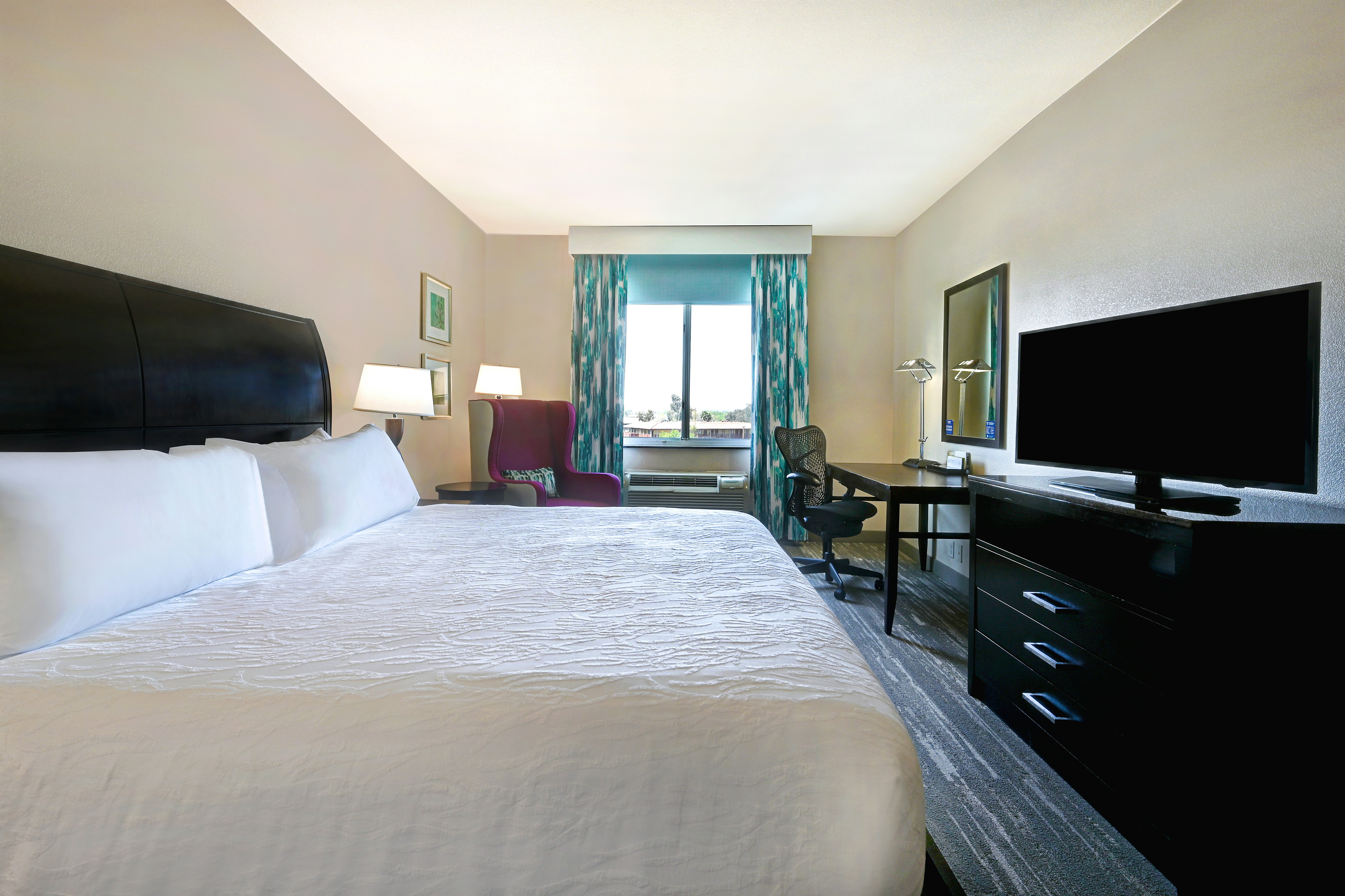 1 KING BED