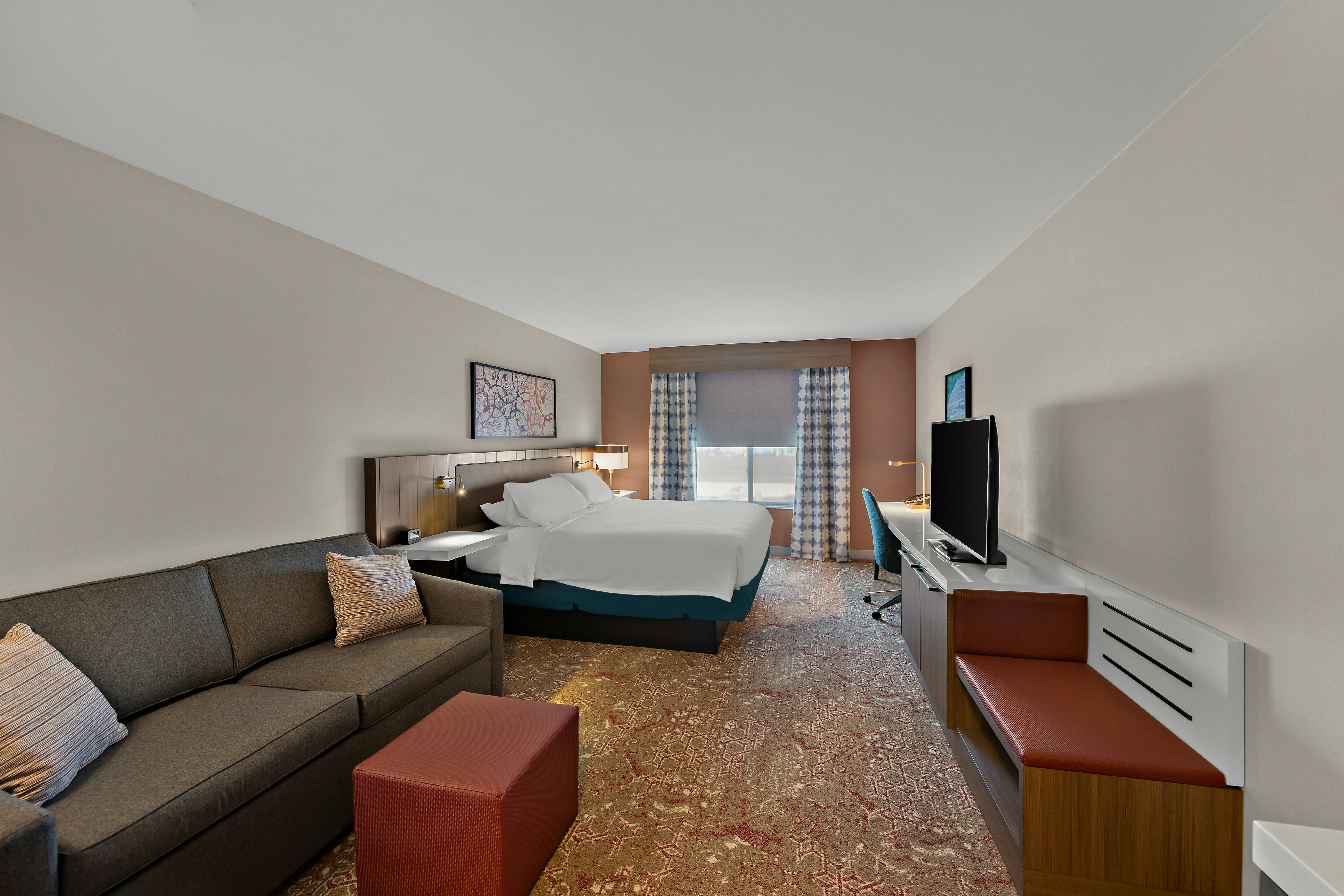 1 KING SUITE W/ SOFA