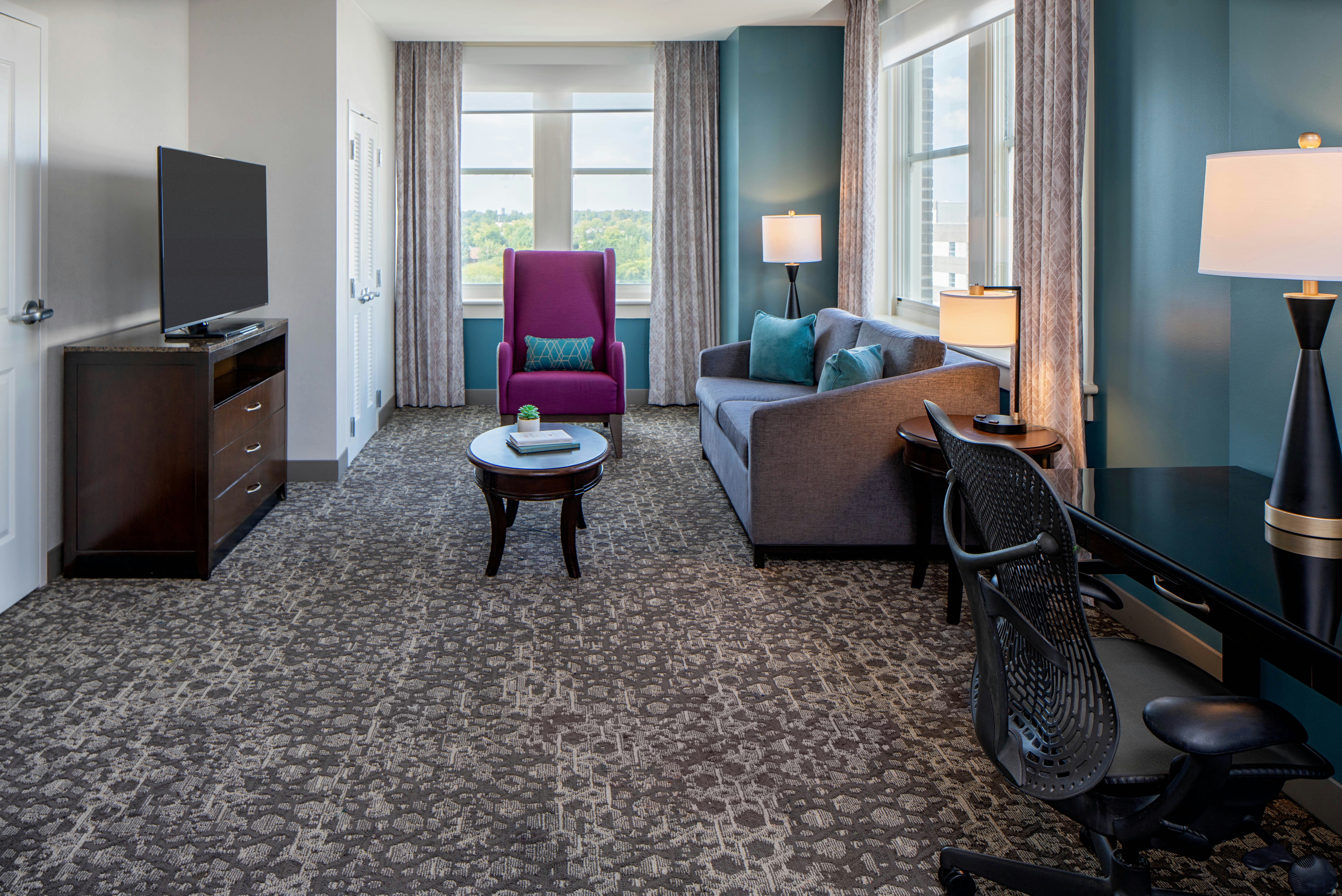 1 KING BED 1 BEDROOM SUITE