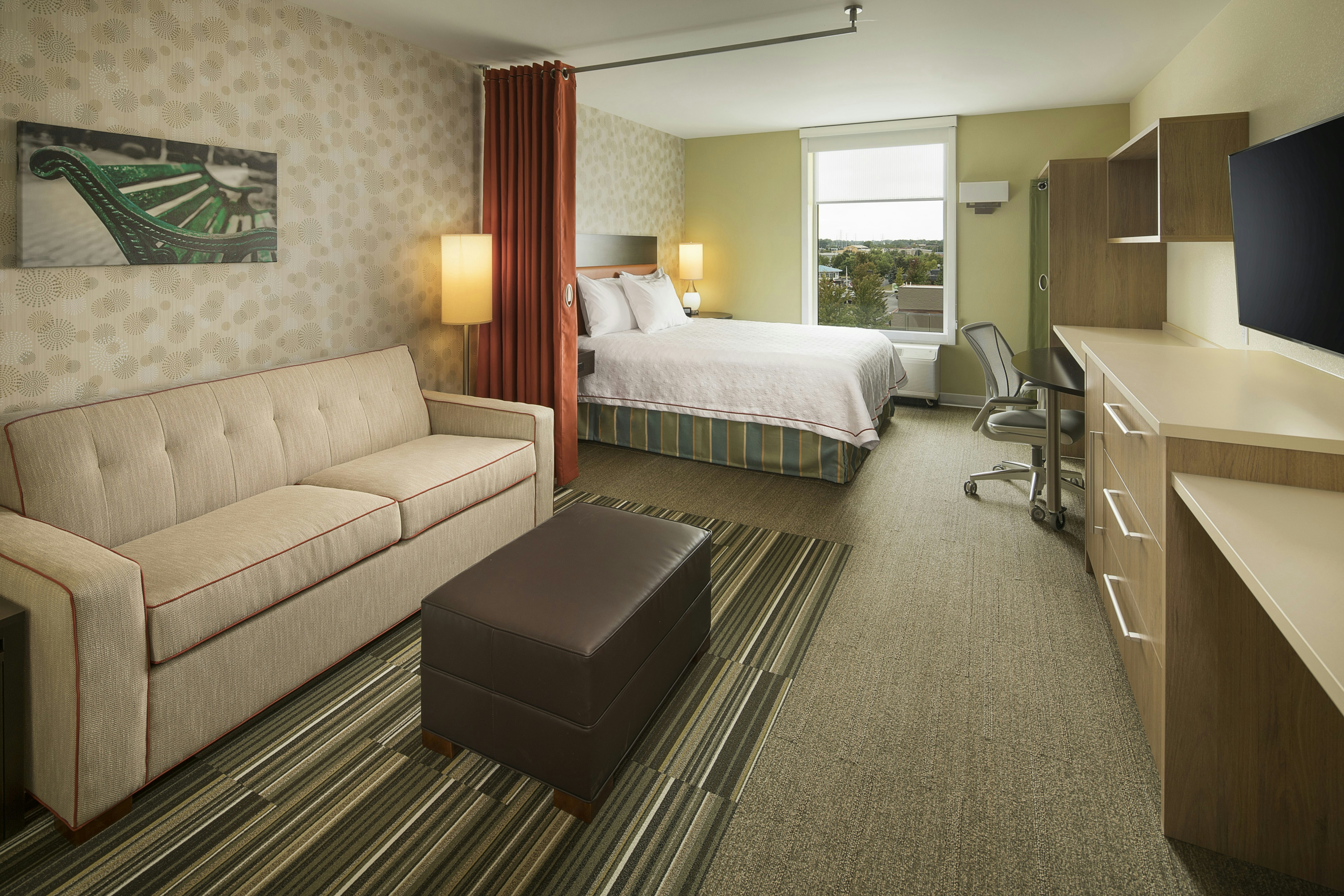 1 QUEEN BED STUDIO NONSMOK