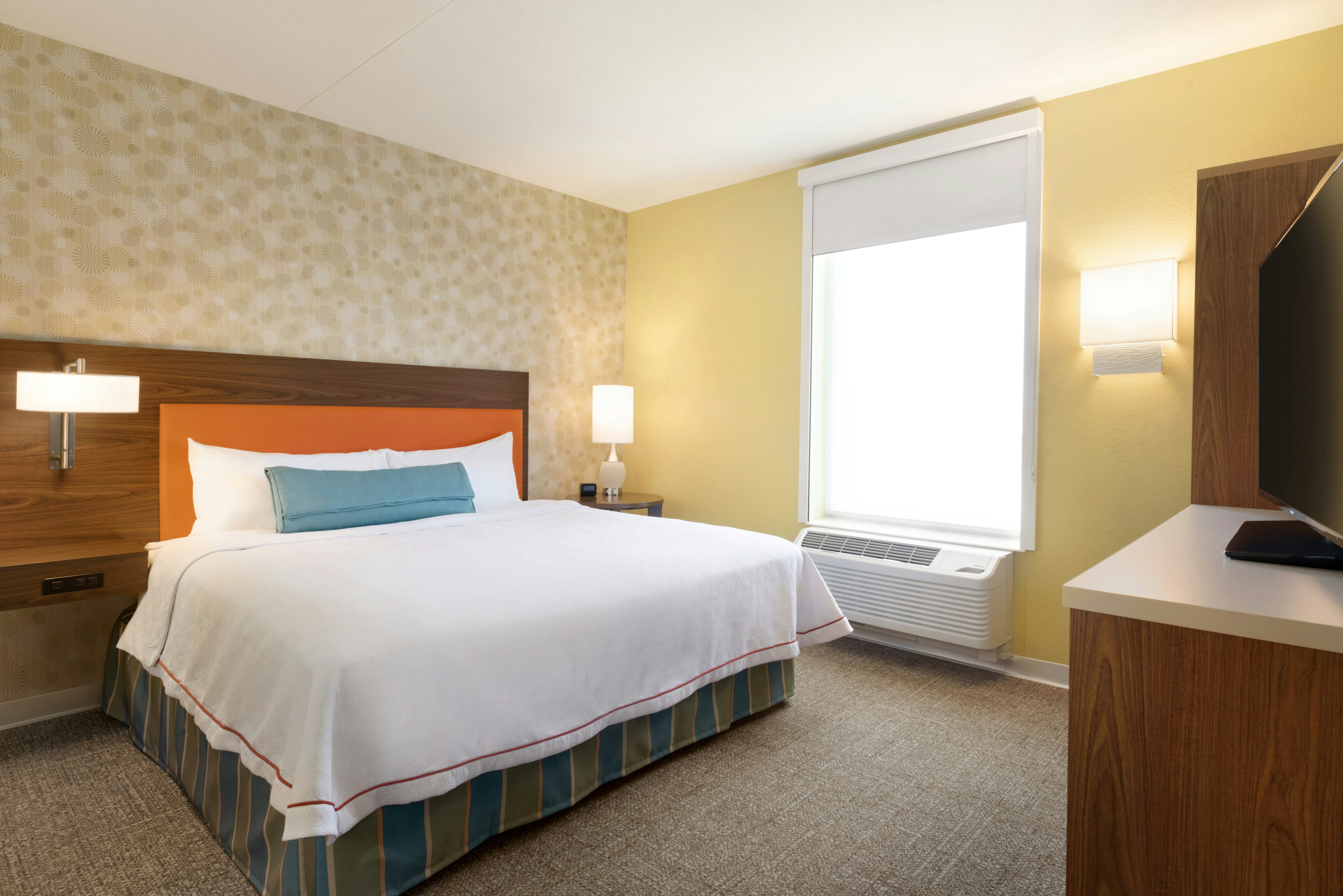 1 KING 1BDRM SUITE NONSMOK