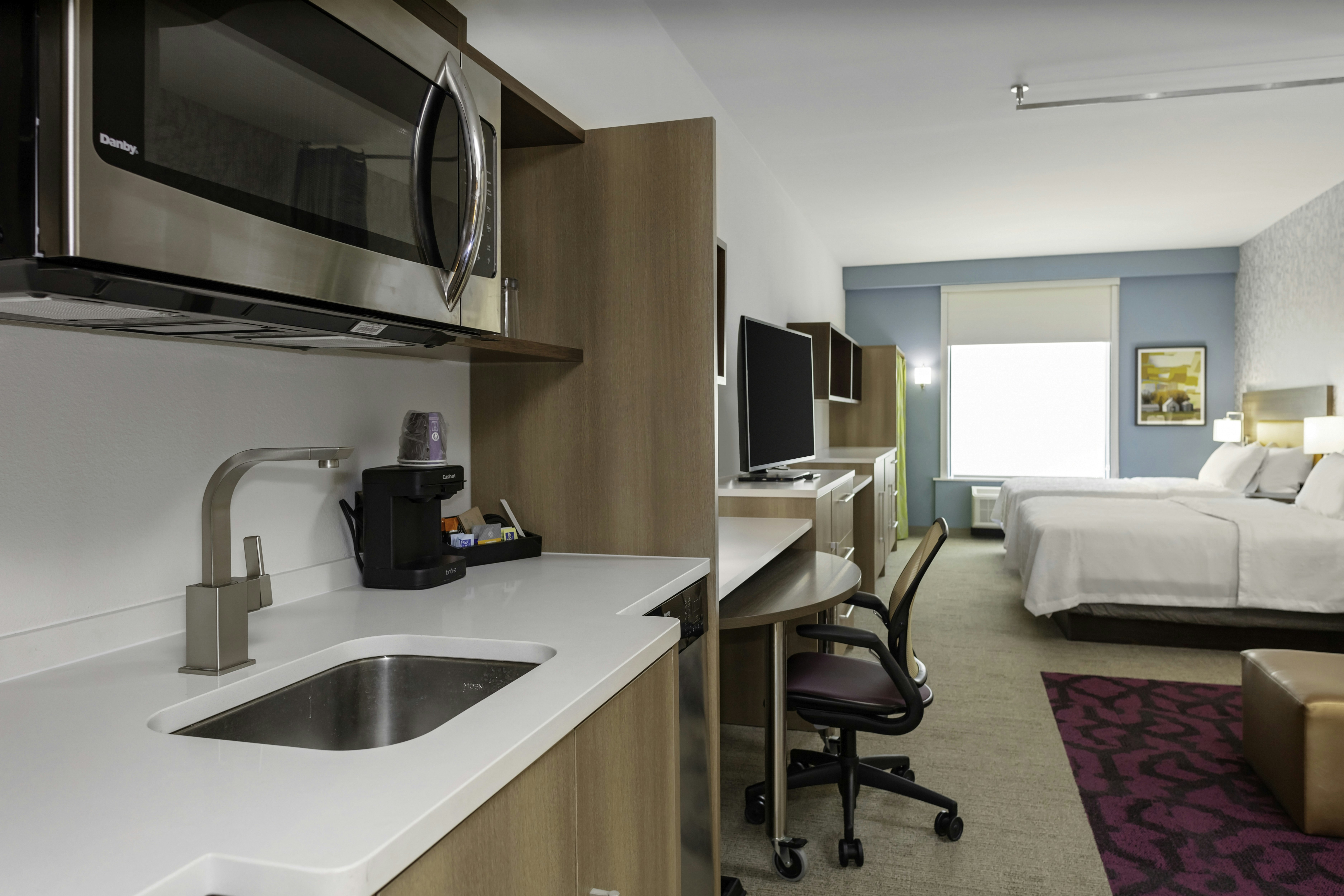 2 QN BEDS STUDIO NONSMOK